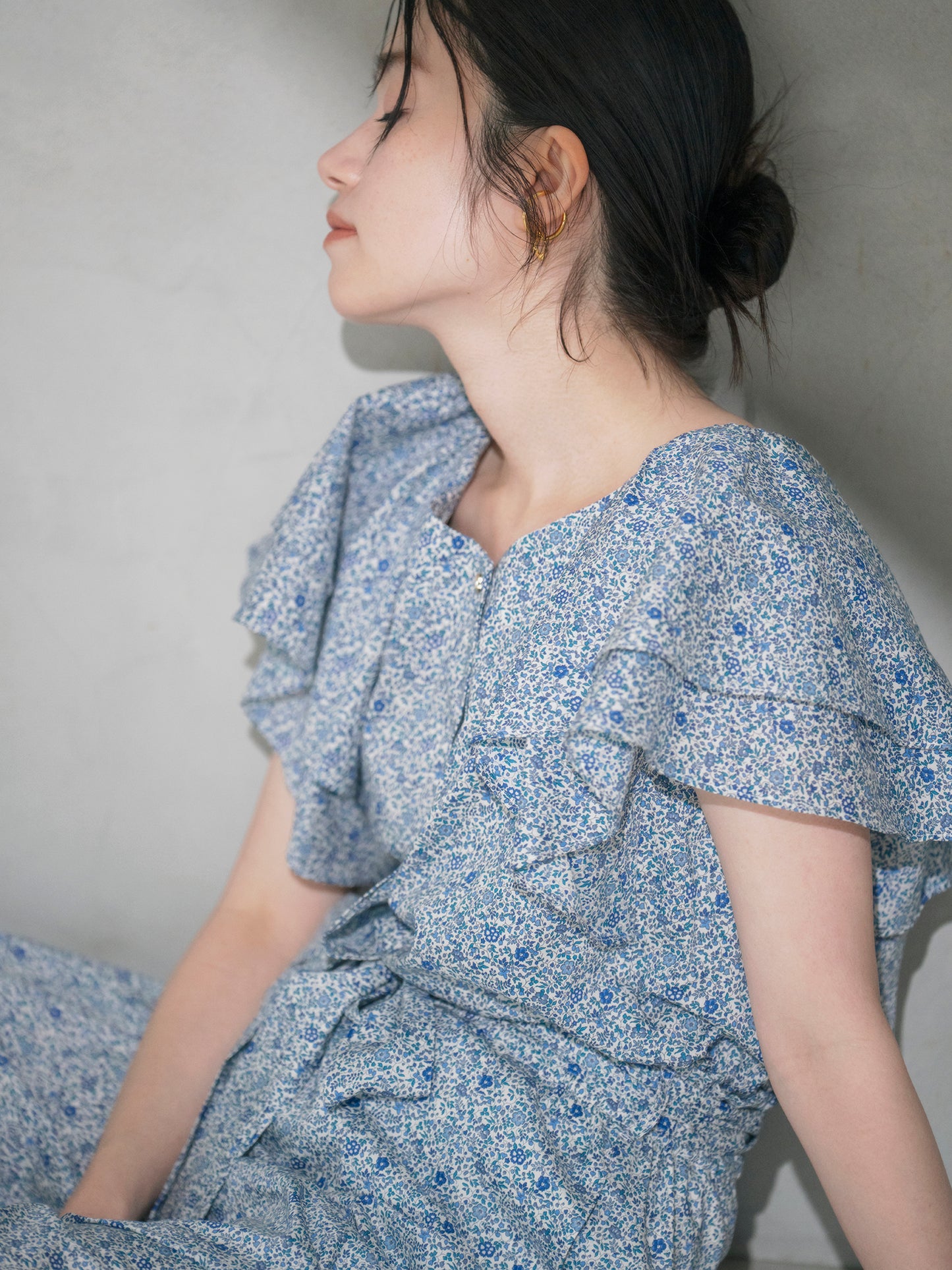 【COHINA MADE WITH LIBERTY FABRIC】ラッフルスリーブブラウス　[通常]