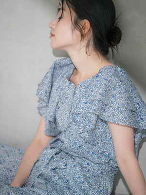 【COHINA MADE WITH LIBERTY FABRIC】ラッフルスリーブブラウス　[通常]