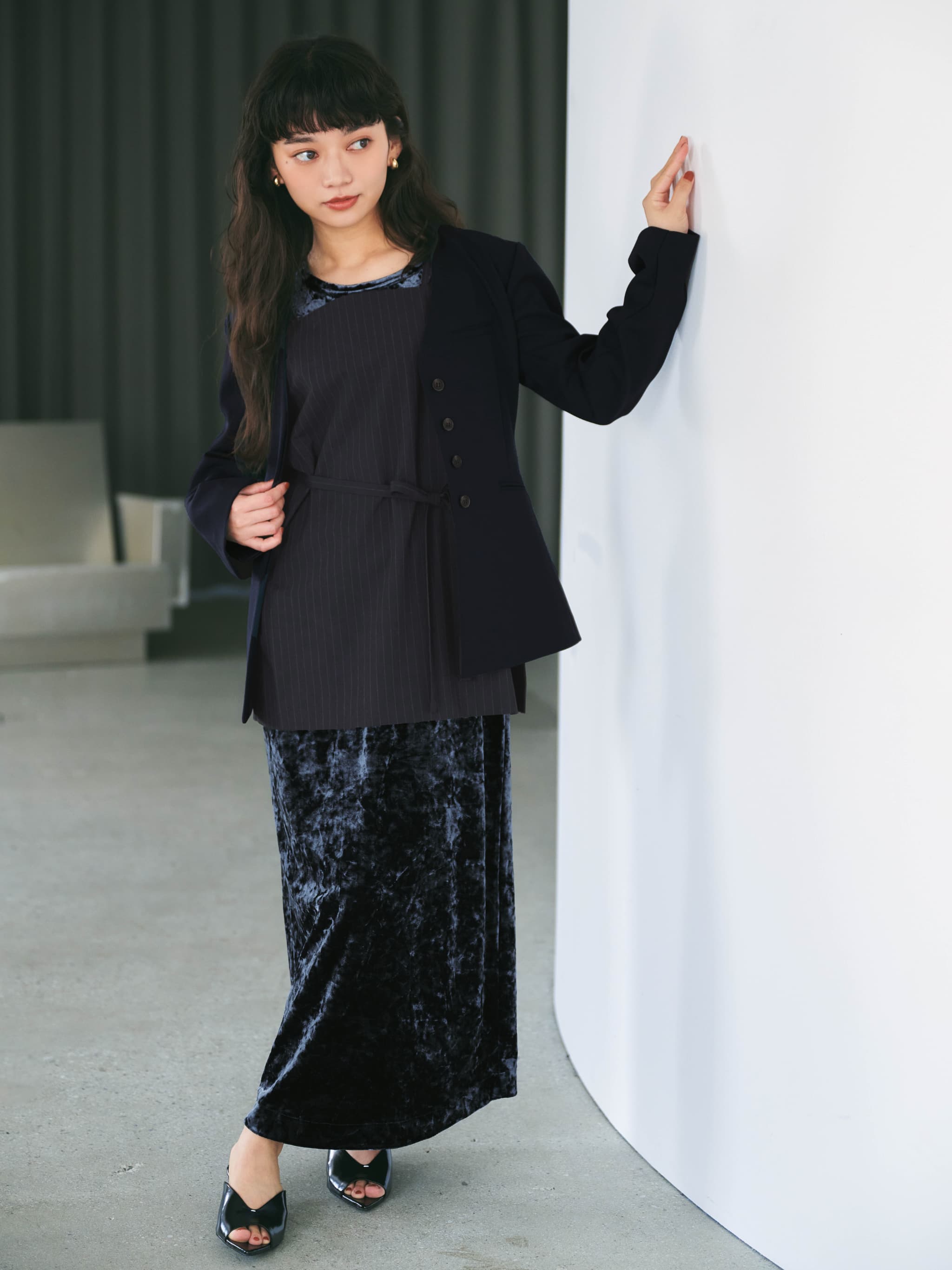 ベルト付きノーカラージャケット | 小柄・低身長女性向けファッション