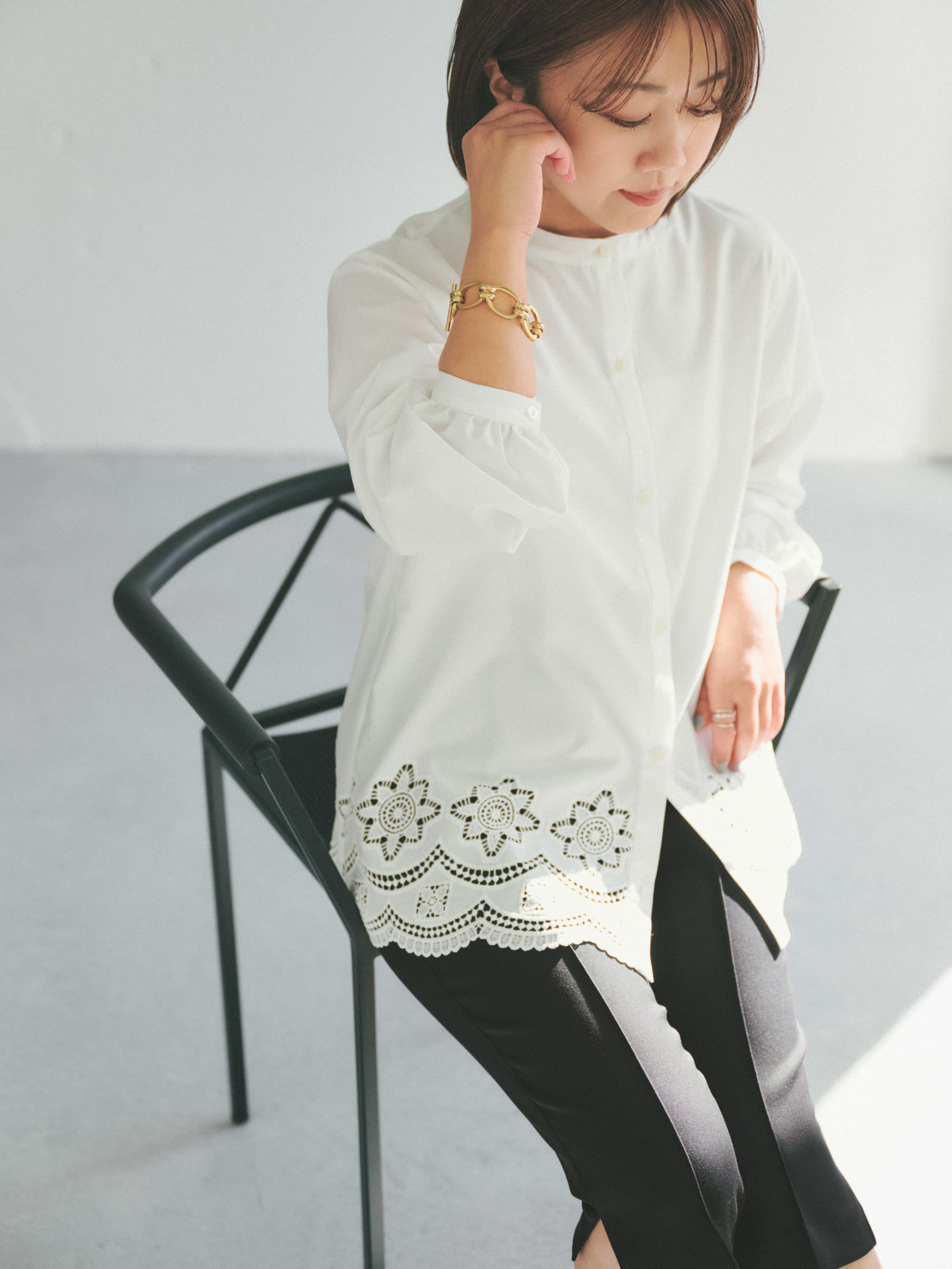 カットワークヘムブラウス　 ¥14,300 COHINA コヒナ カットワークヘムブラウス | 小柄・低身長女性向けファッション通販