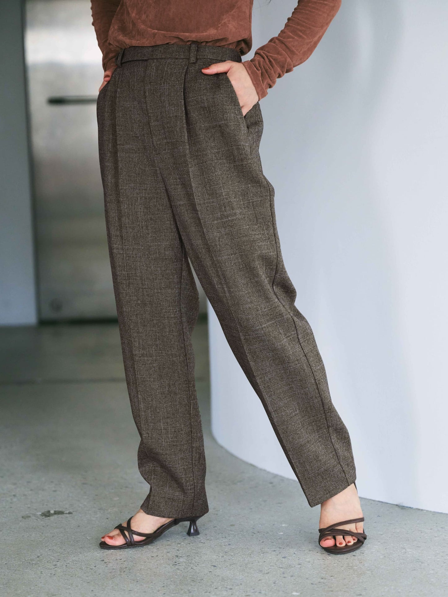 149cm | B:77 W:57 H:82 股下:67 | XS着用