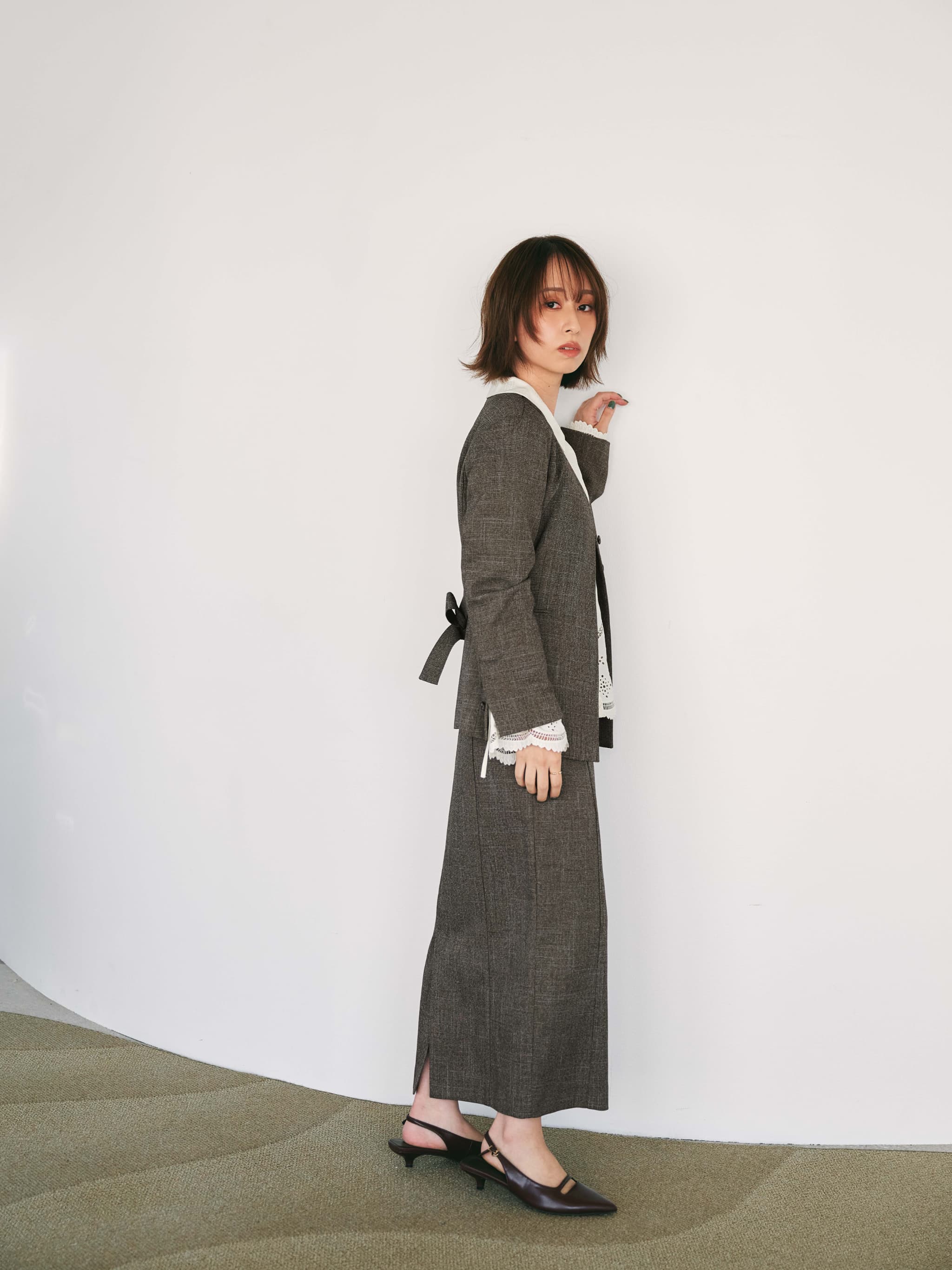 ベルト付きノーカラージャケット | 小柄・低身長女性向けファッション