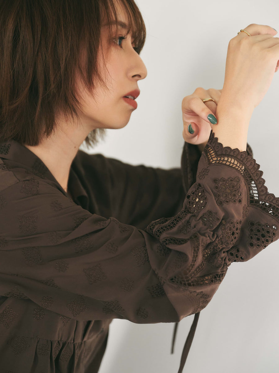 エンブロイダリーリボンスリーブブラウス　[通常]