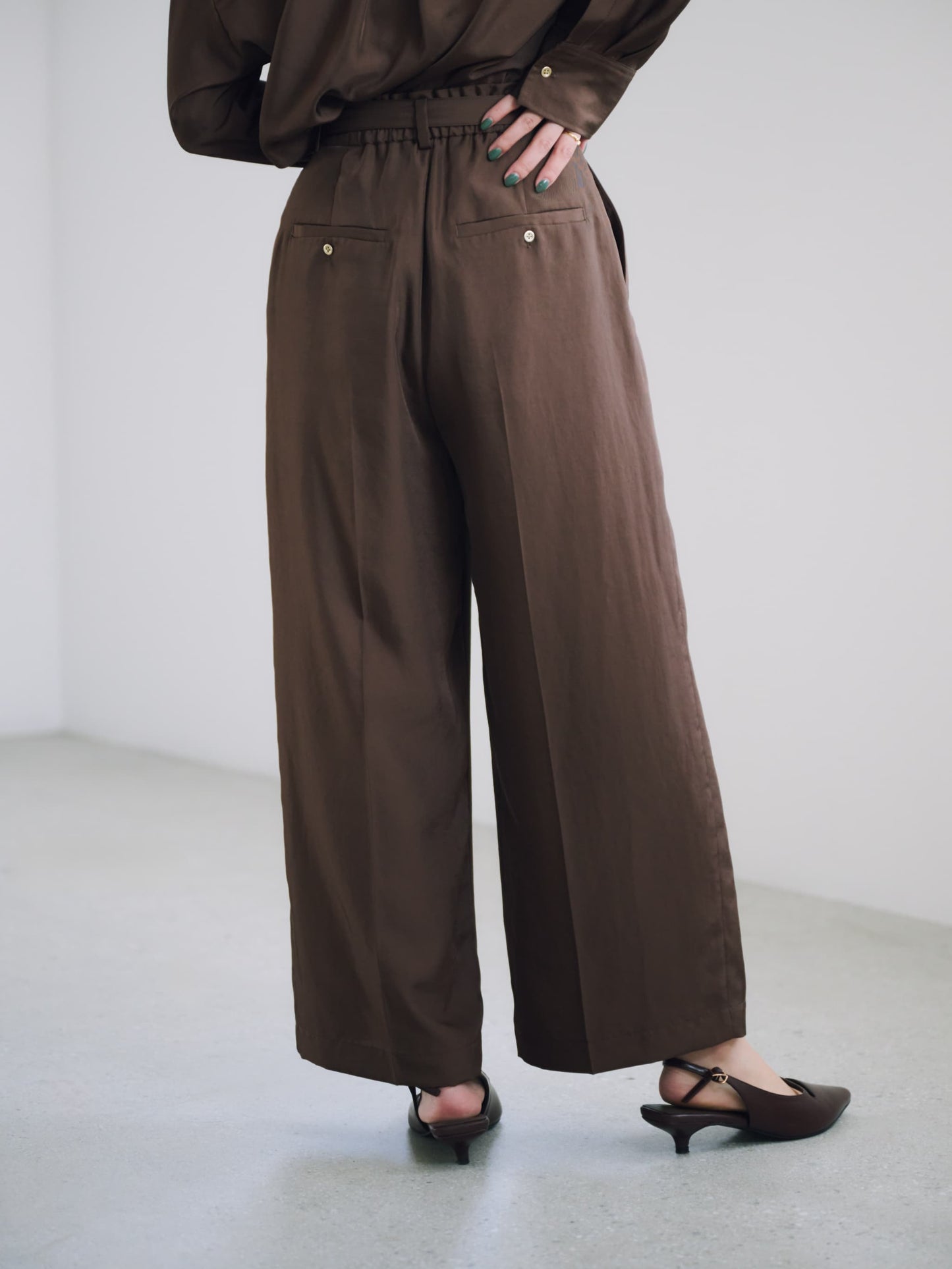 154cm | B:78 W:61 H:86 股下:67 | XS着用