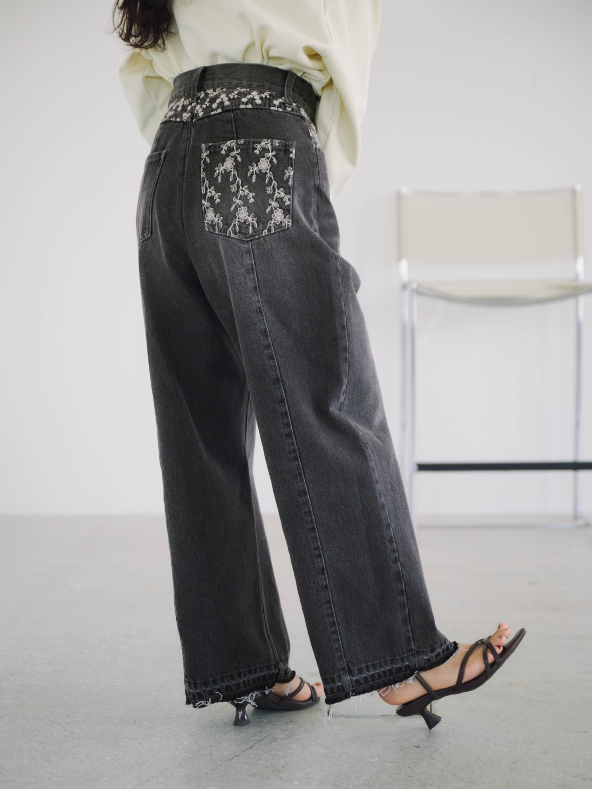 エンブロイダリーカーブデニム-short & regular | 小柄・低身長女性 エンブロイダリーカーブデニム-short & regular | 小柄・低身長女性