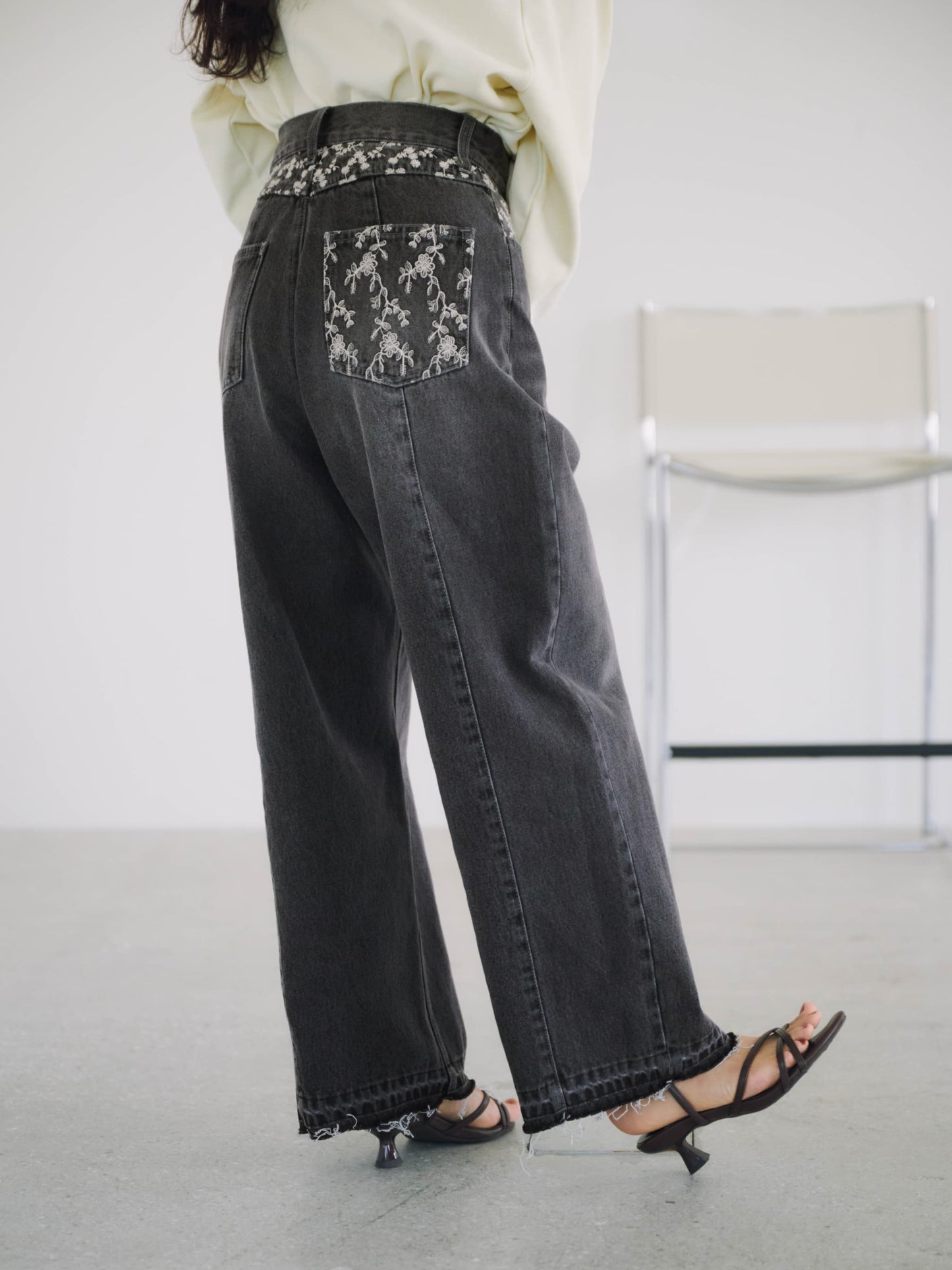 エンブロイダリーカーブデニム-short & regular　[通常]