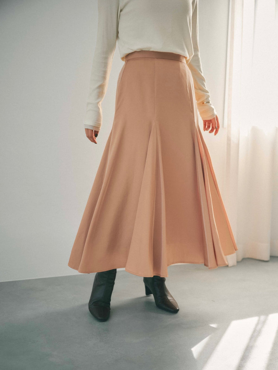 154cm | B:78 W:61 H:86 股下:67 | XS着用