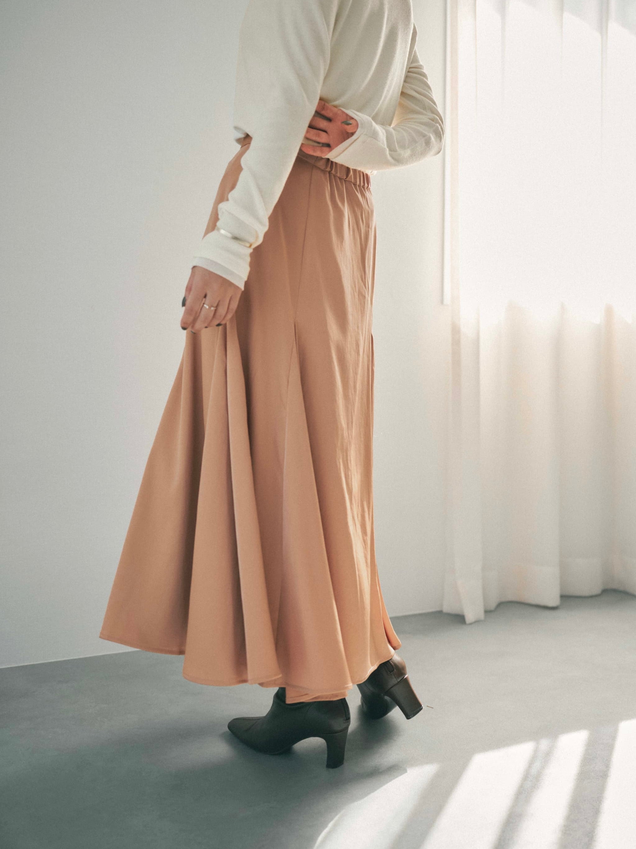 グロッシーボリュームフレアスカート | 小柄・低身長女性向け