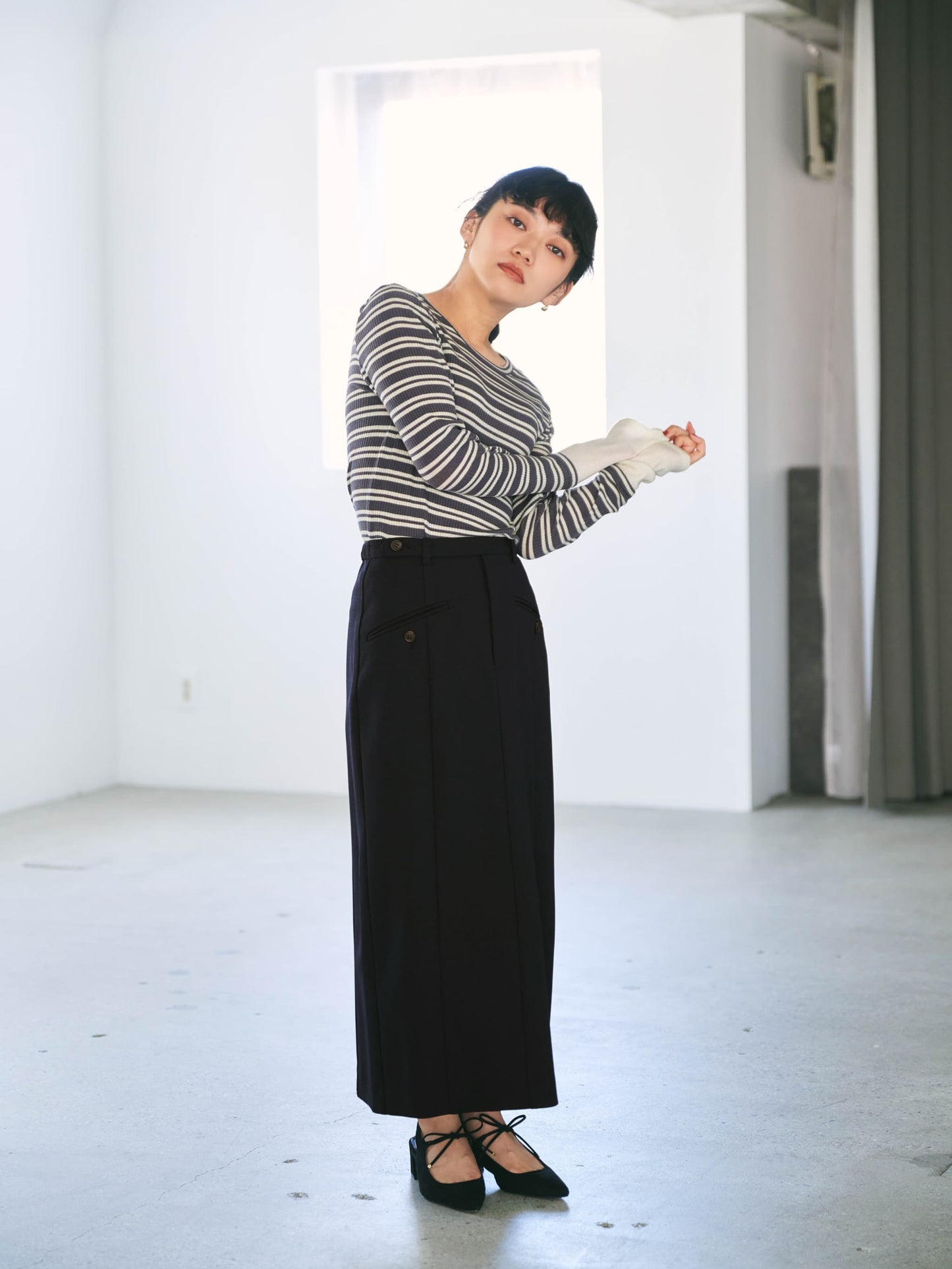 149cm | B:77 W:57 H:82 股下:67 | XS着用