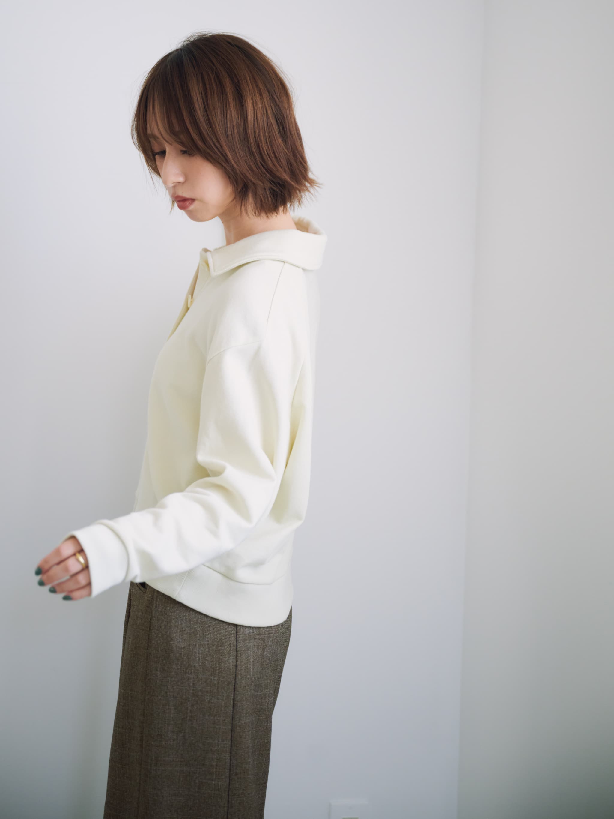 完売STRATA スキッパースウェットプルオーバー　新品　エストラータ STRATA(エストラータ)｜スキッパースウェットプルオーバー/アイボリー