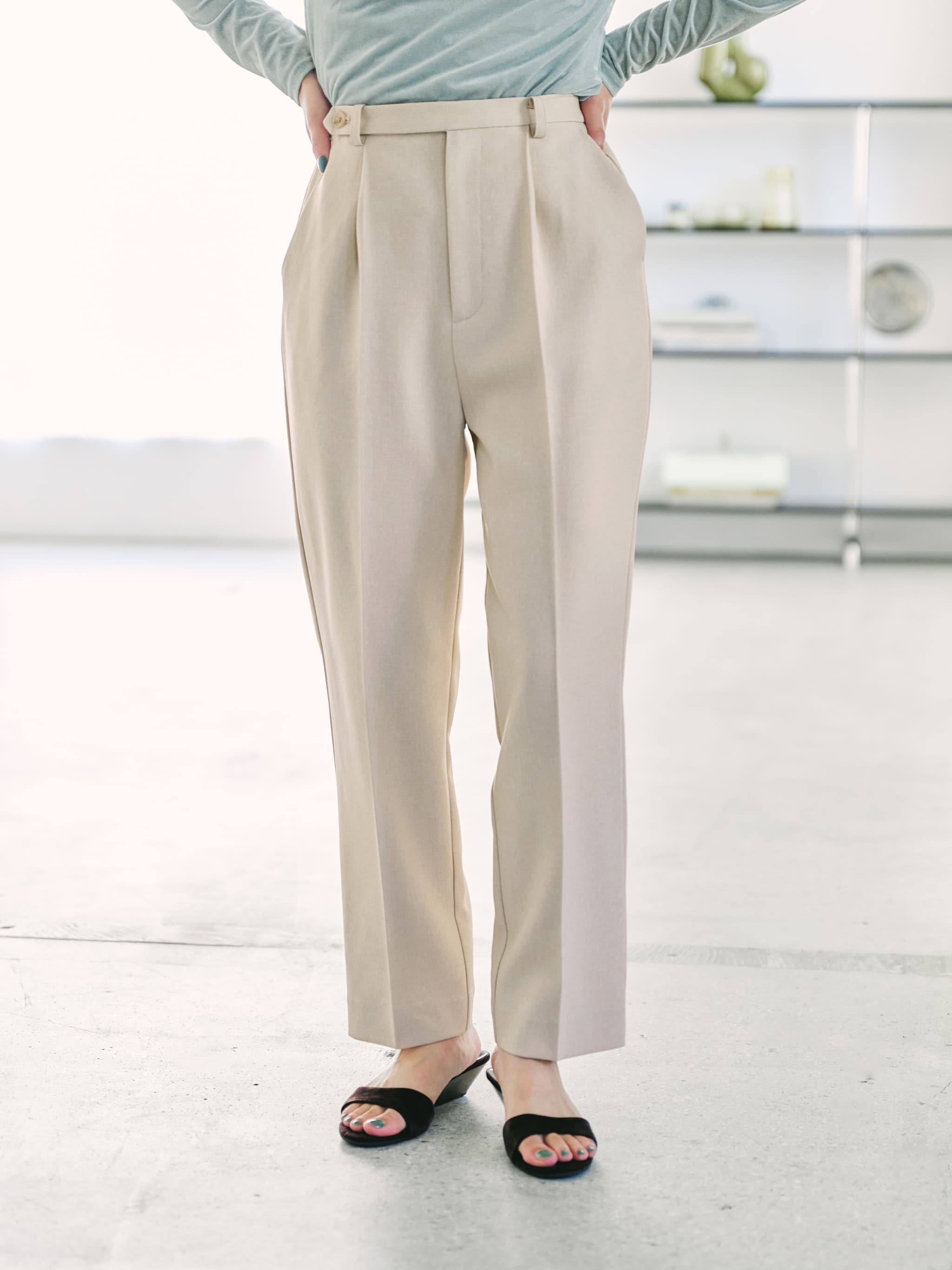 美品　ミナペルホネン　choucho タックテーパード　パンツ　38 美品 ミナペルホネン choucho タックテーパード パンツ 38 mina