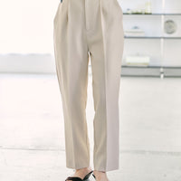 ライトベージュ