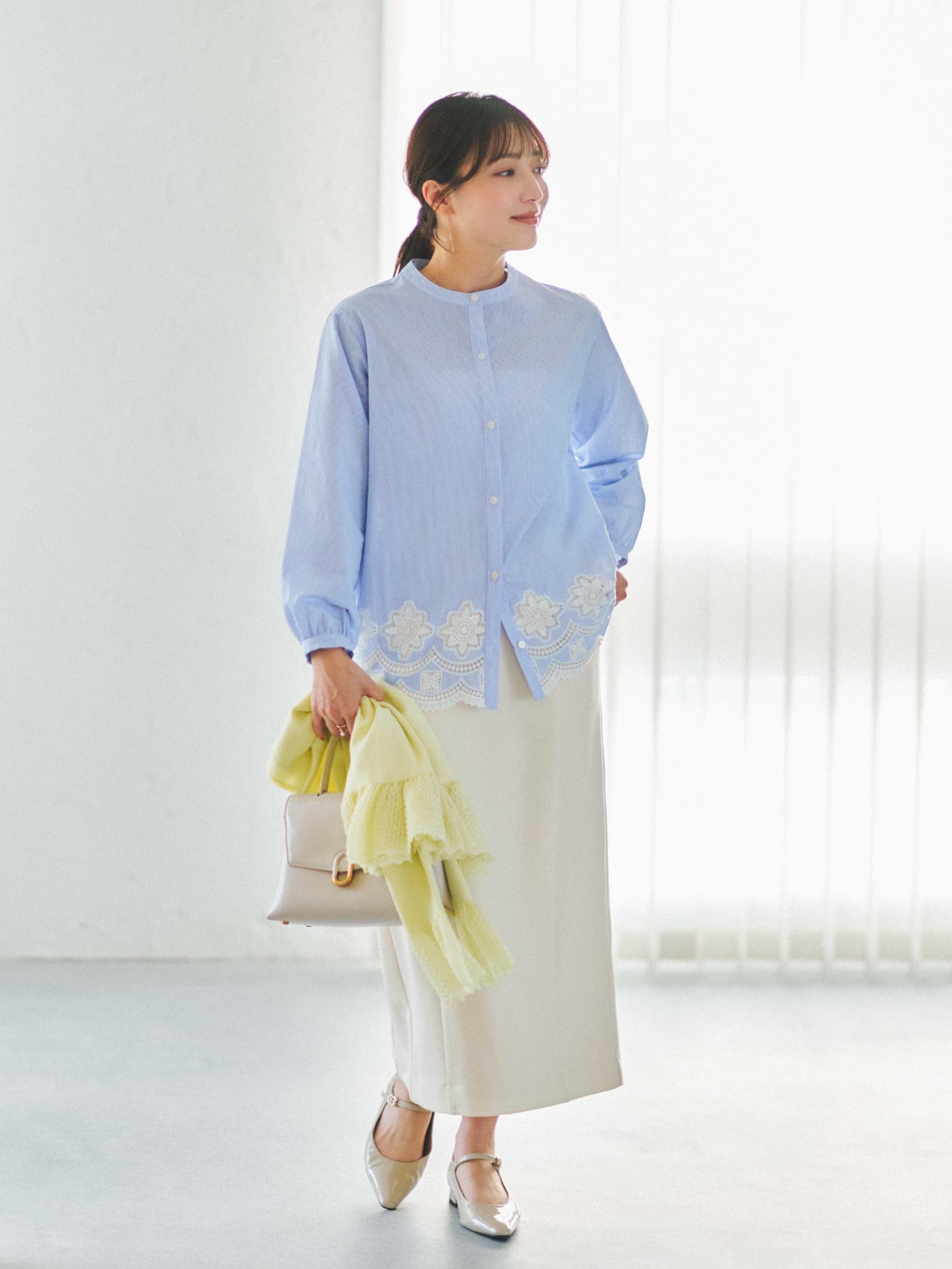 カットワークヘムブラウス　 ¥14,300 COHINA コヒナ カットワークヘムブラウス | 小柄・低身長女性向けファッション通販