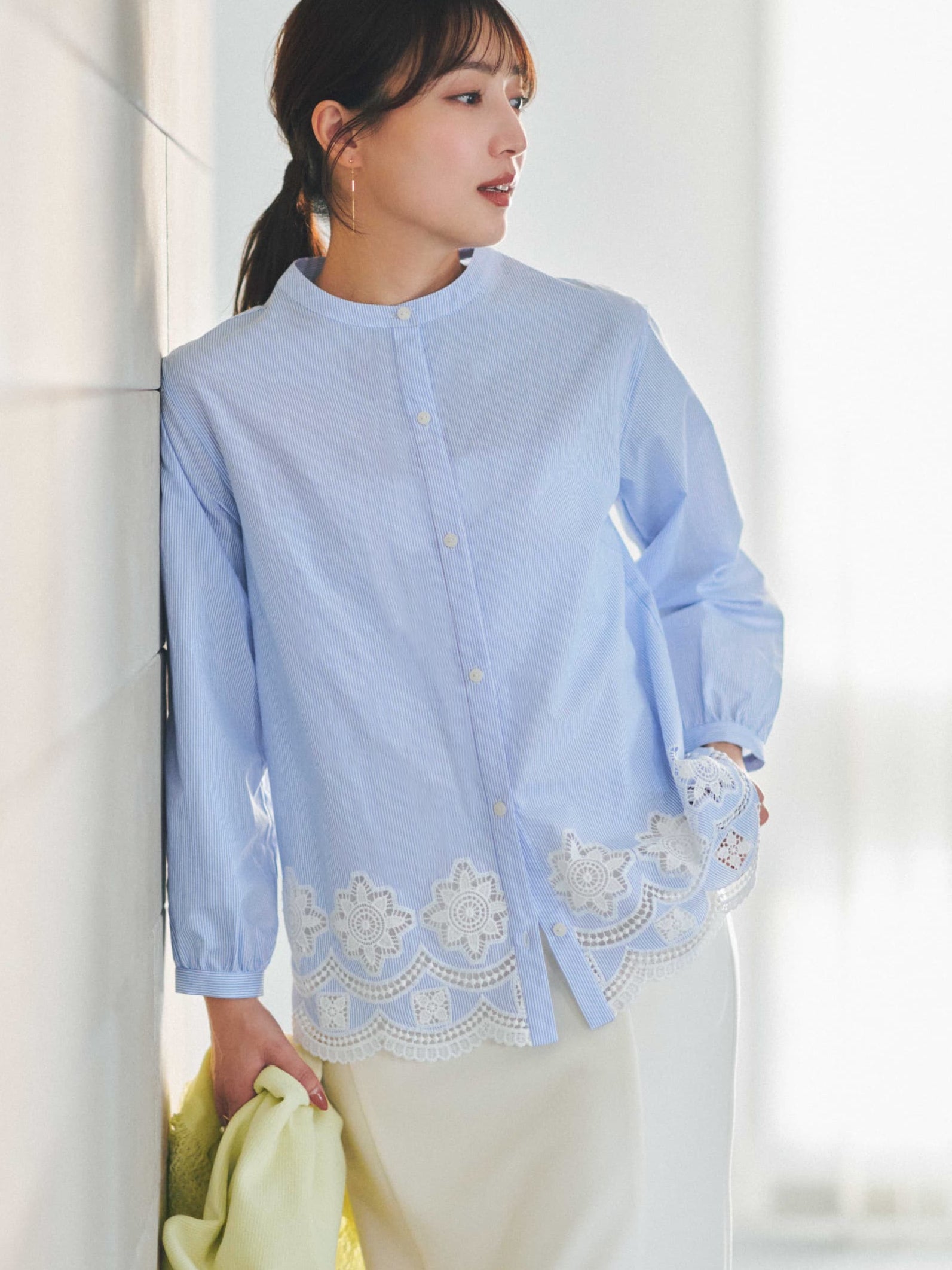 カットワークヘムブラウス　 ¥14,300 COHINA コヒナ カットワークヘムブラウス | 小柄・低身長女性向けファッション通販