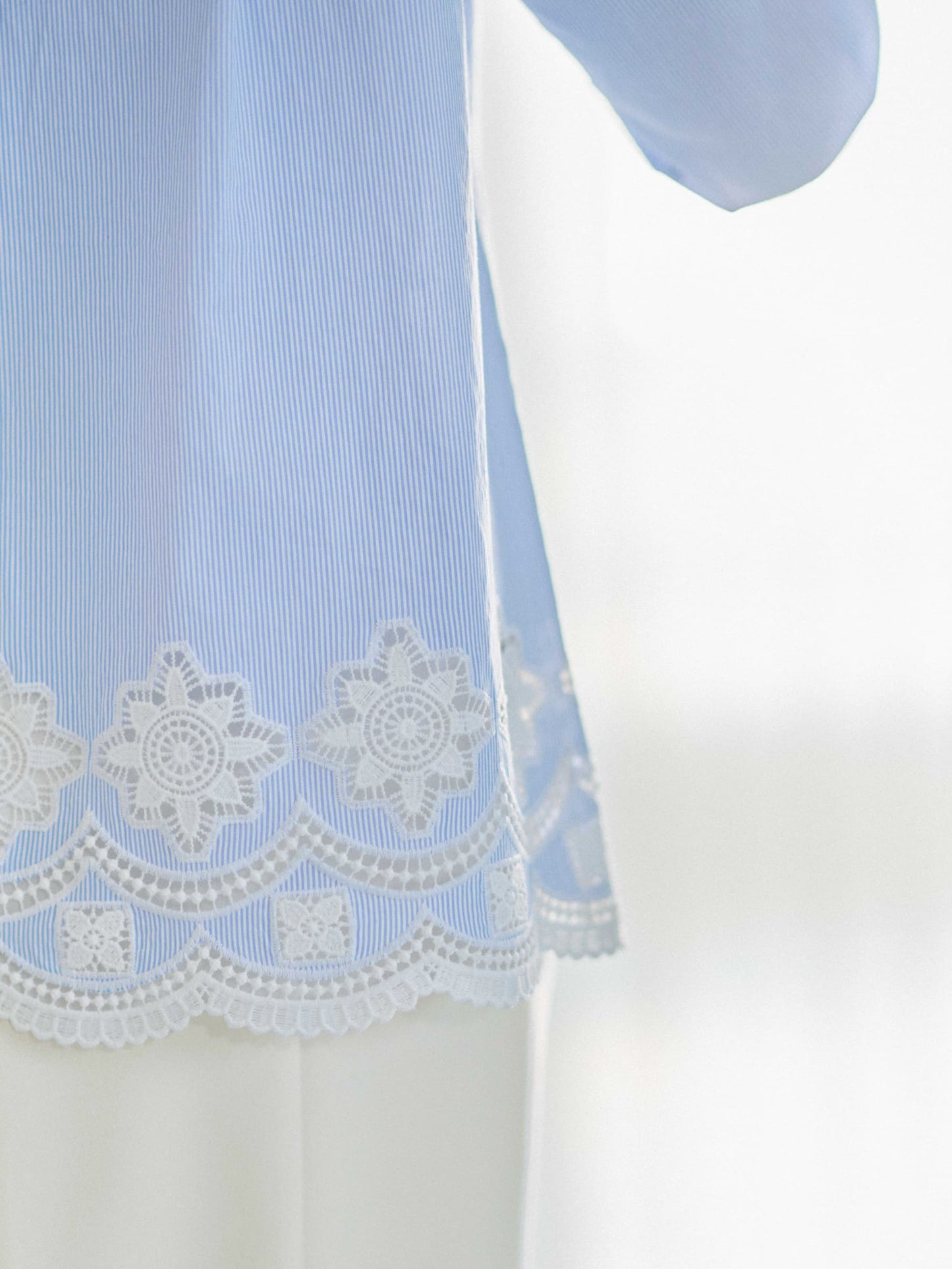 カットワークヘムブラウス　[通常]