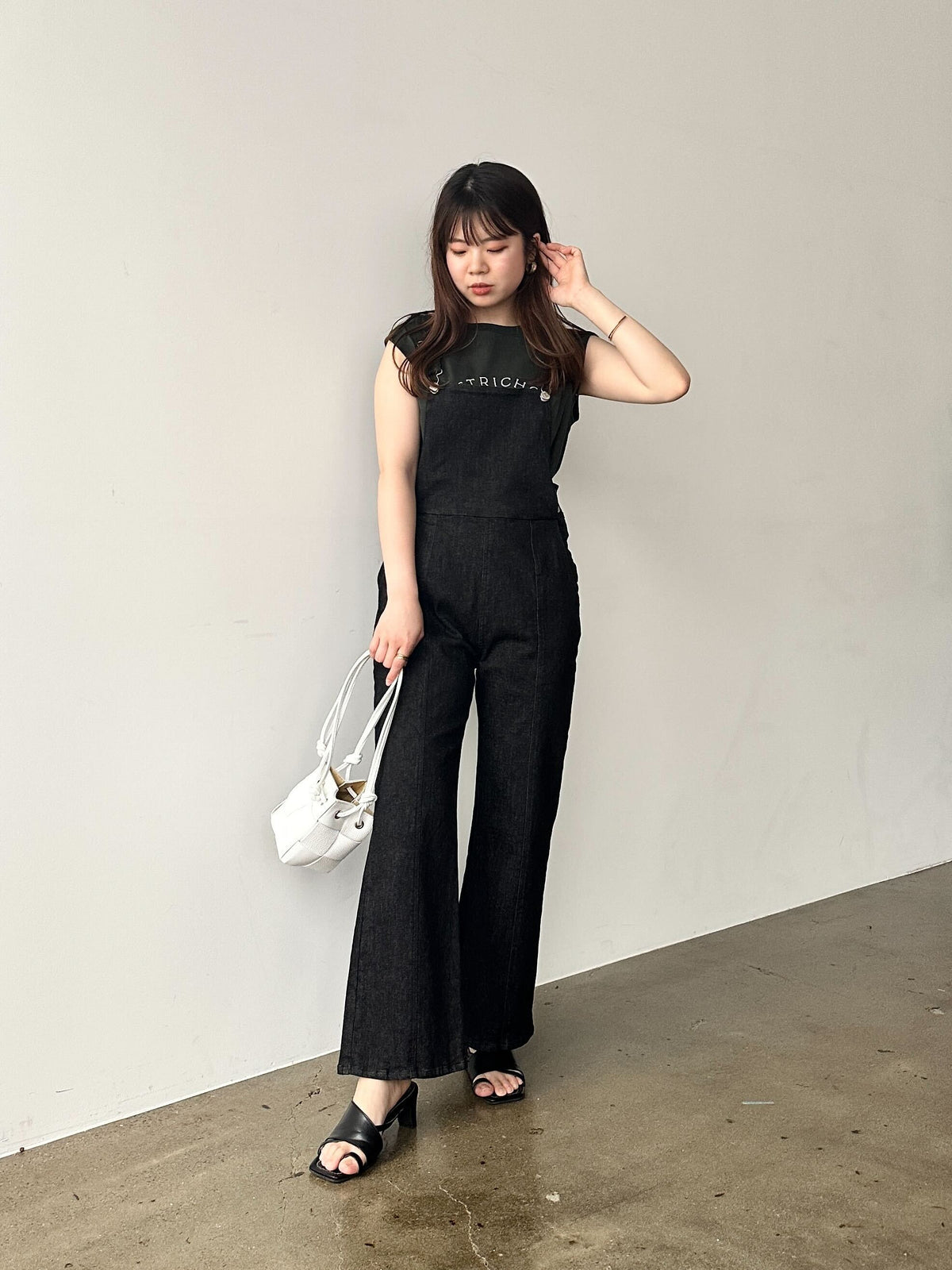 SET】ノースリーブロゴTシャツ×COHINA DENIM フレアサロペットパンツ