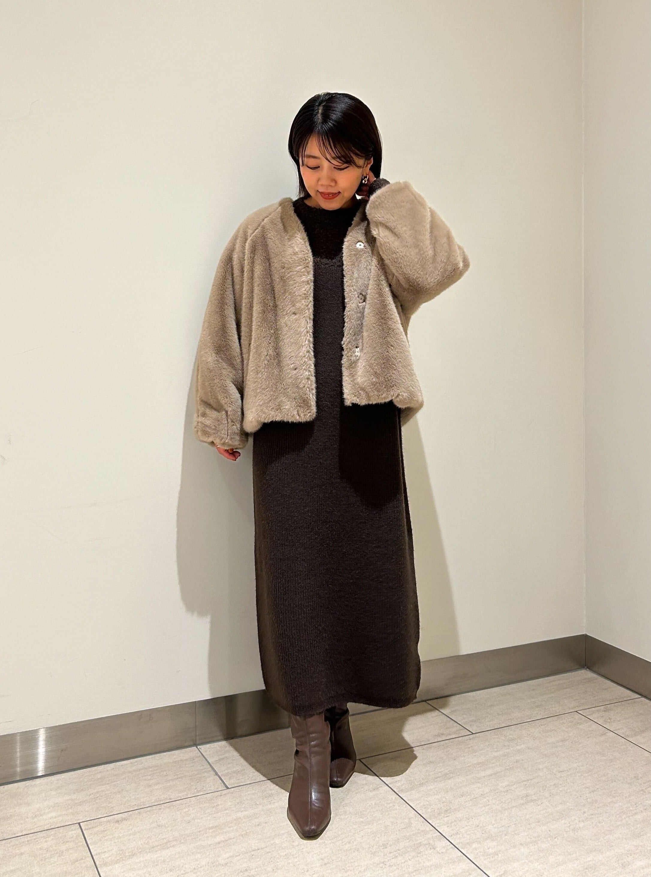 Vネックフェイクファーコート | 小柄・低身長女性向けファッション通販