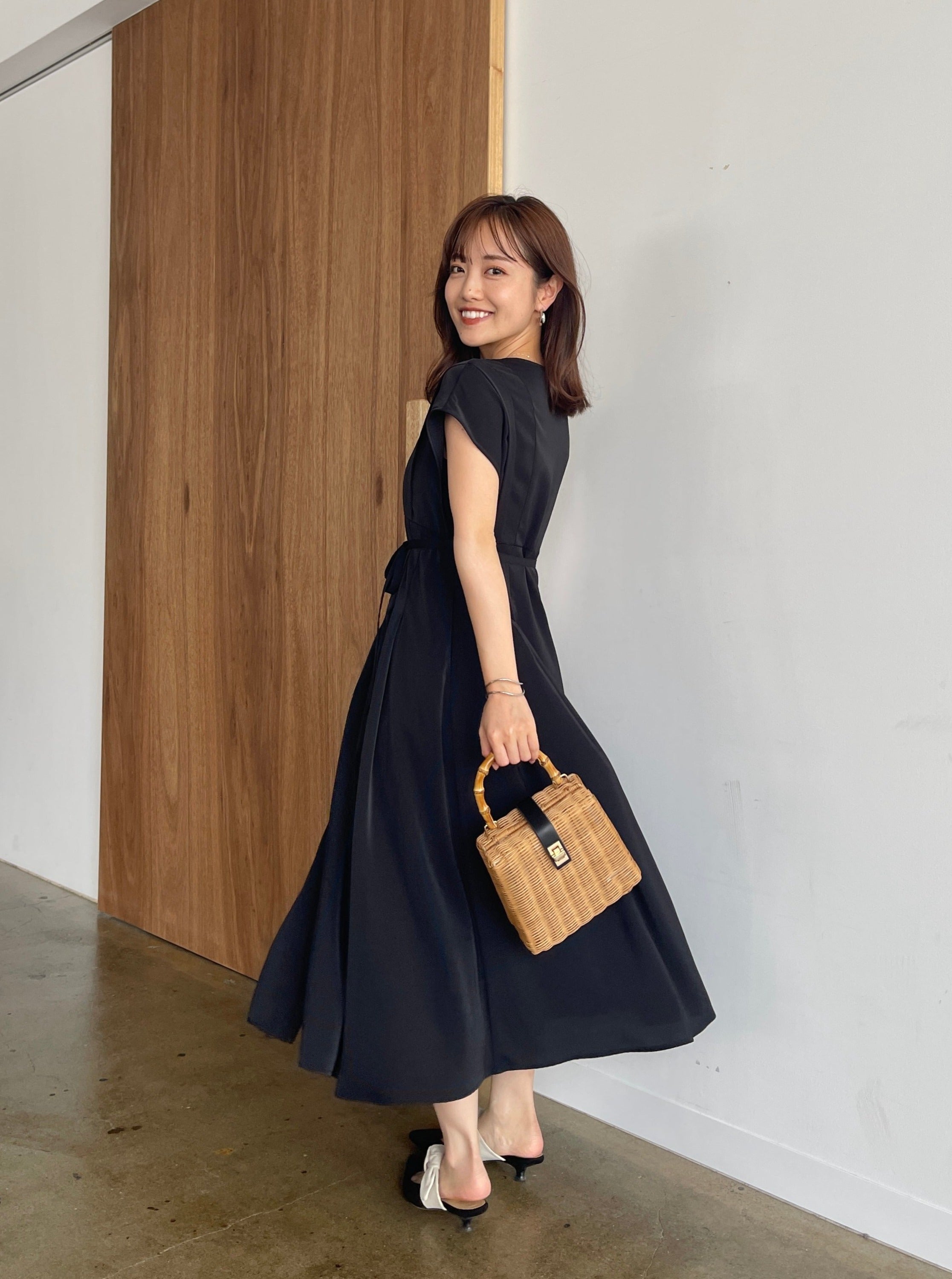 【新品】コヒナ　COHINA　ワンピース とろみタックVネックワンピース-short & regular | 小柄・低身長女性