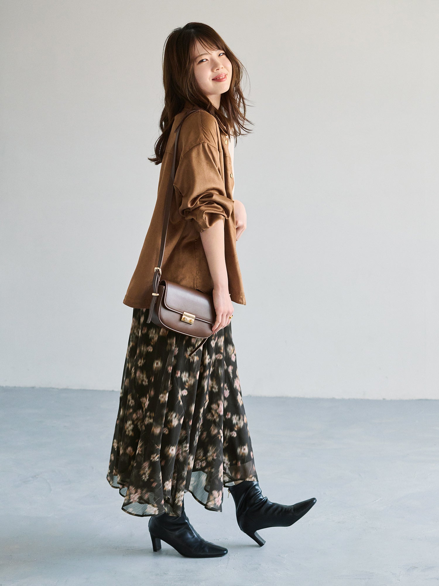 セットバックスクエアトゥショートブーツ | 小柄・低身長女性向け