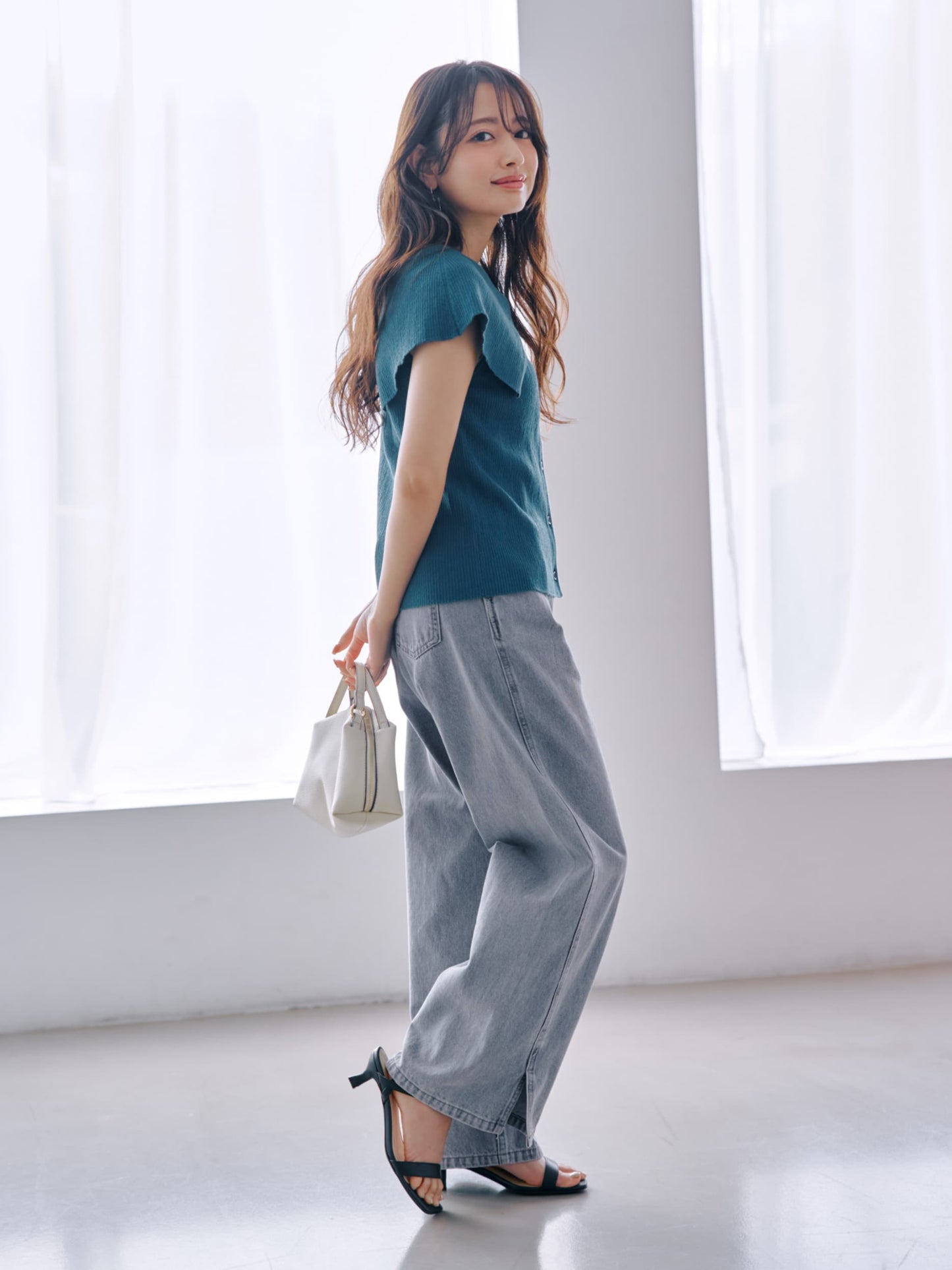 Vネックデザインカラーリブニット　[通常]