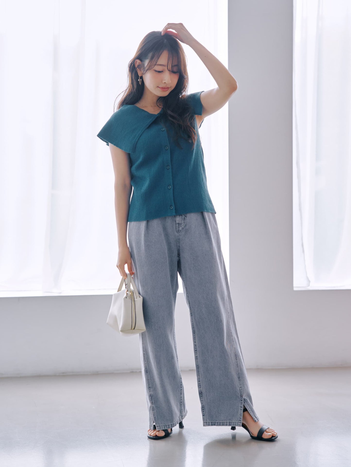 Vネックデザインカラーリブニット　[通常]