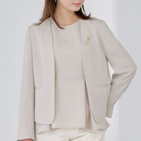 ライトベージュ