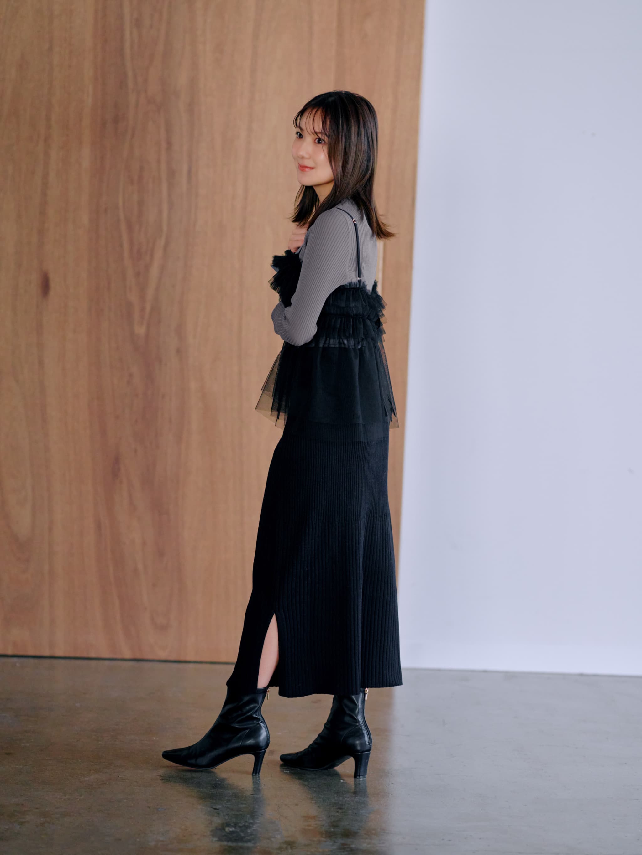 フリル付きチュールキャミソール グレー 水色 フリル付きチュールキャミソール グレー 水色 フリル付き