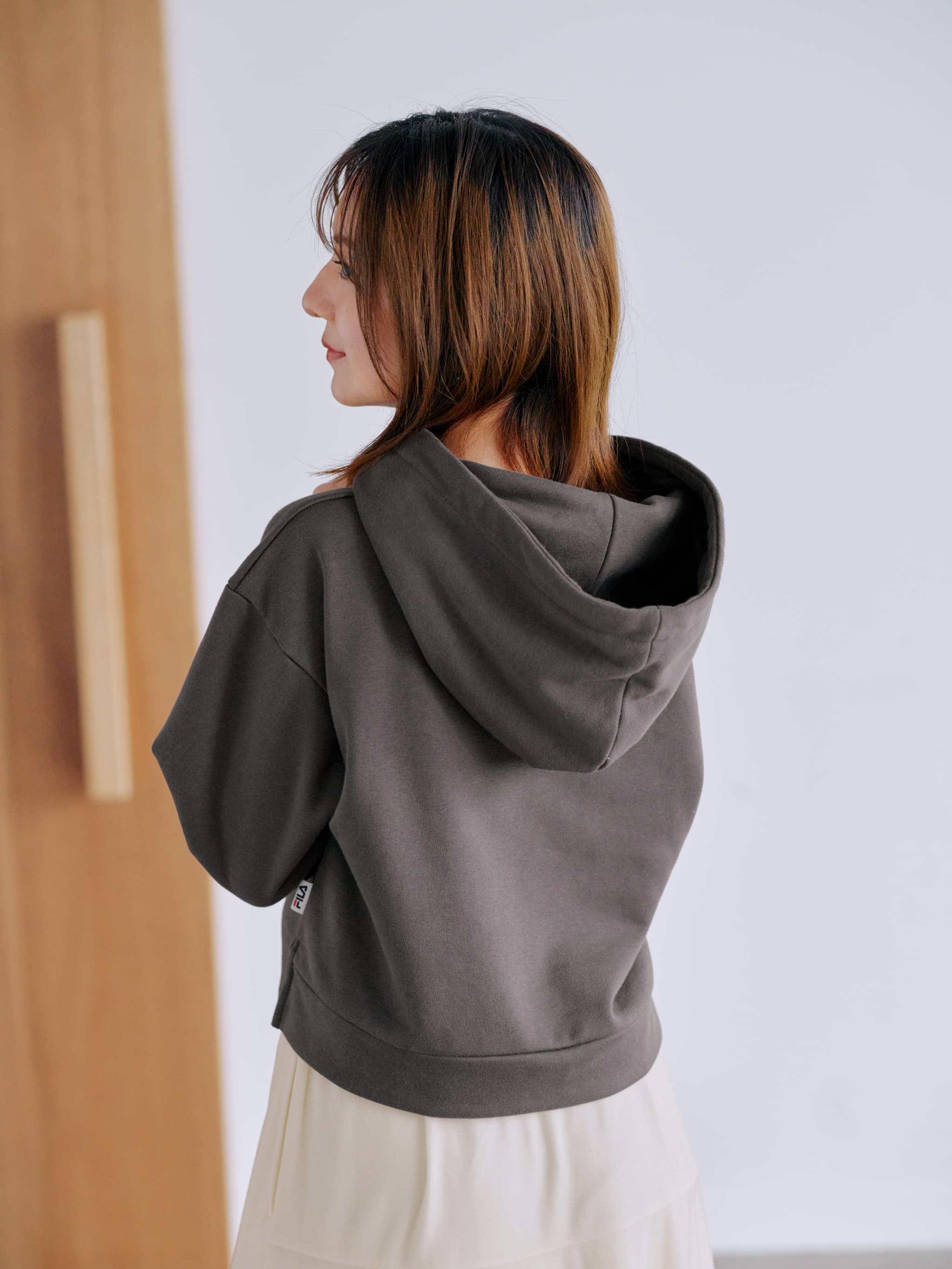 FILAコラボ】ショート丈フーディー | 小柄・低身長女性向け