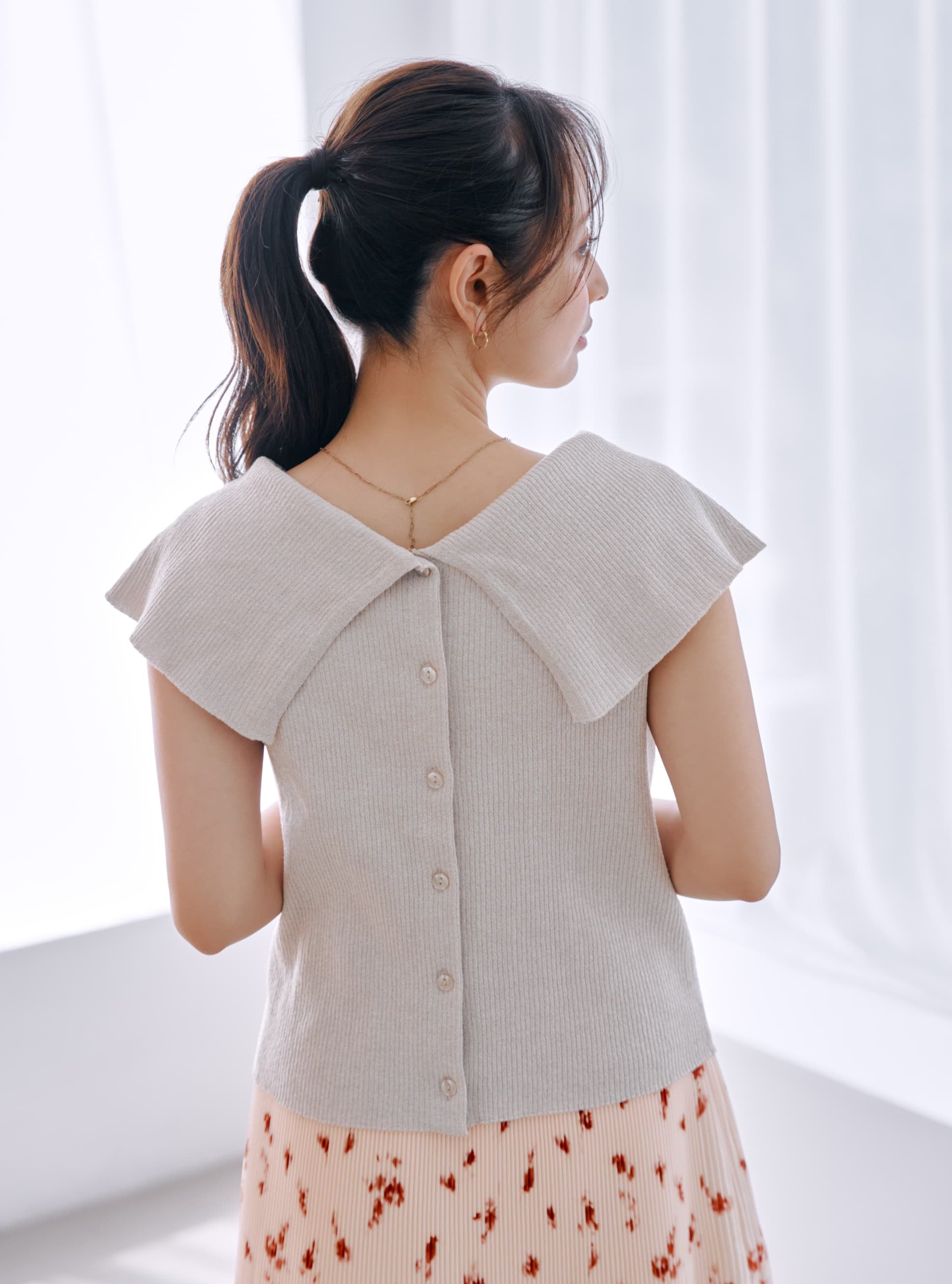 Vネックデザインカラーリブニット | 小柄・低身長女性向け