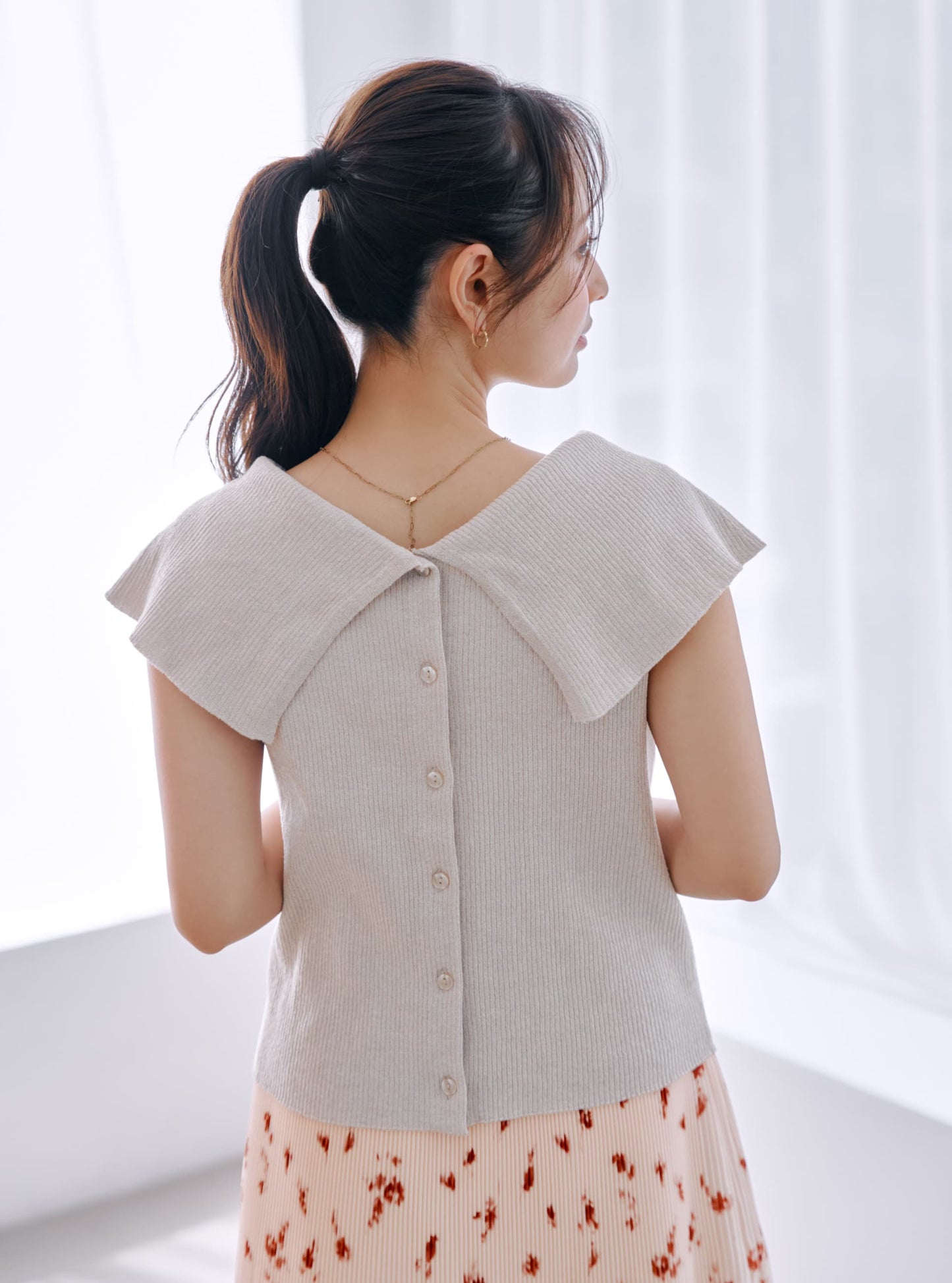 Vネックデザインカラーリブニット　[通常]