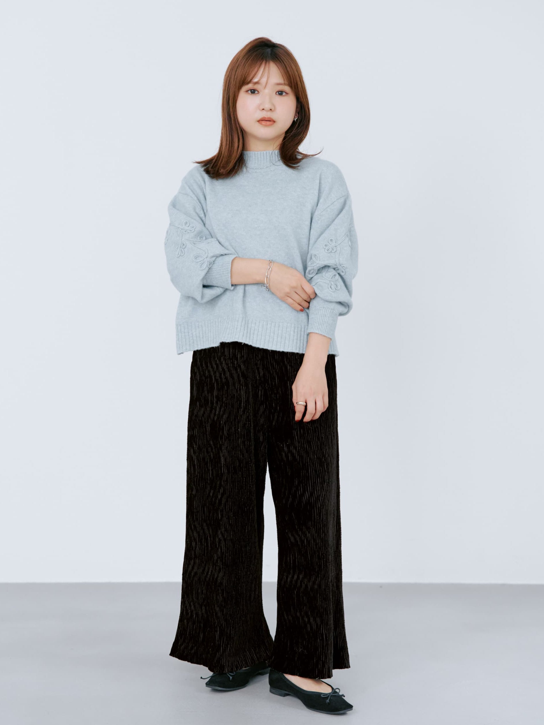 コードエンブロイダリーボトルネックニット | 小柄・低身長女性向け