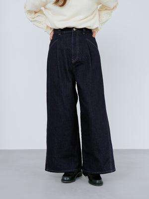 149cm | B:77 W:60 H:83 股下:68.5 | regular-XS着用