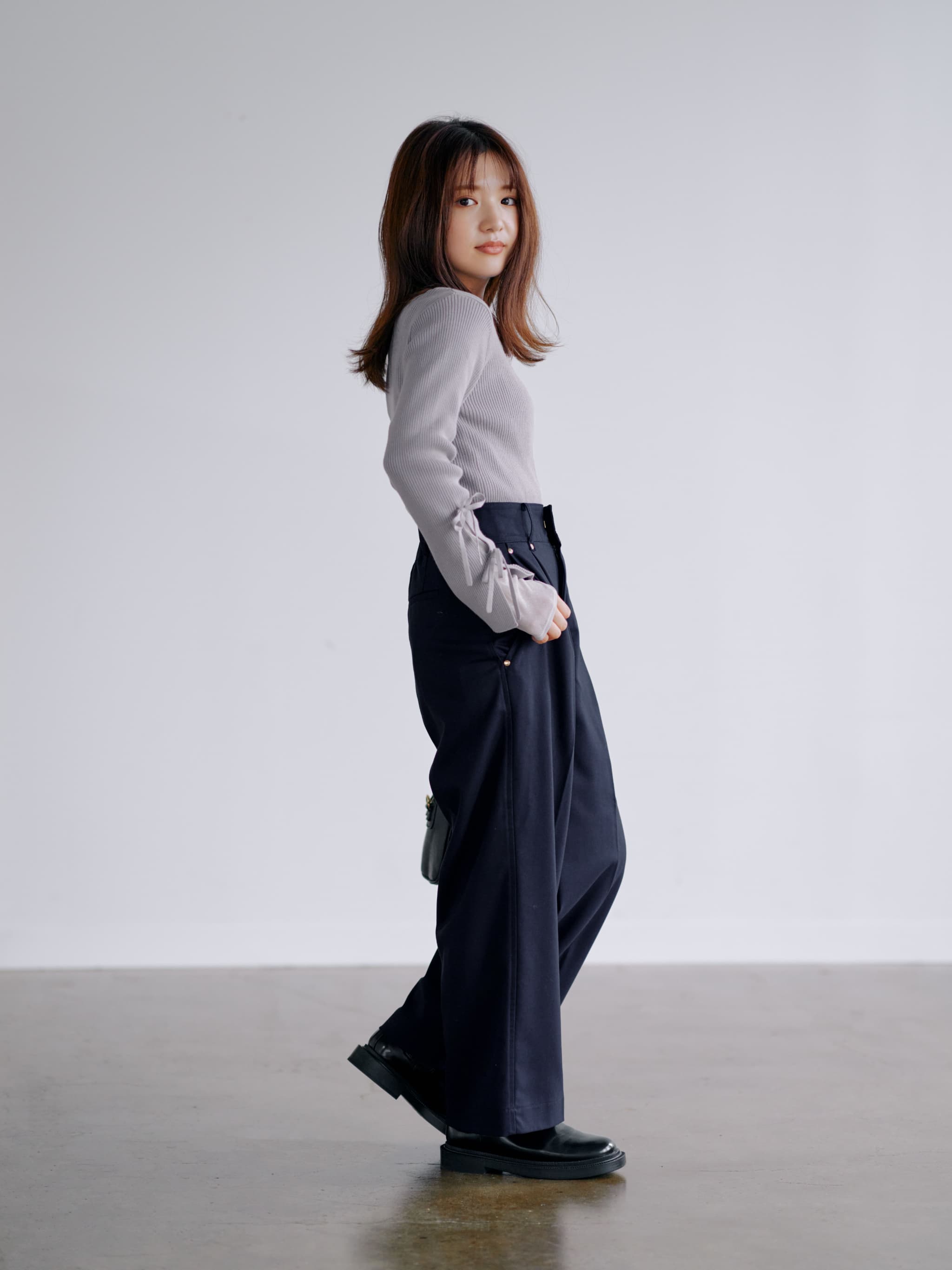 Picone ネイビー ストレートパンツ　今季パンツ Picone ネイビー ストレートパンツ 今季パンツ Picone ネイビー