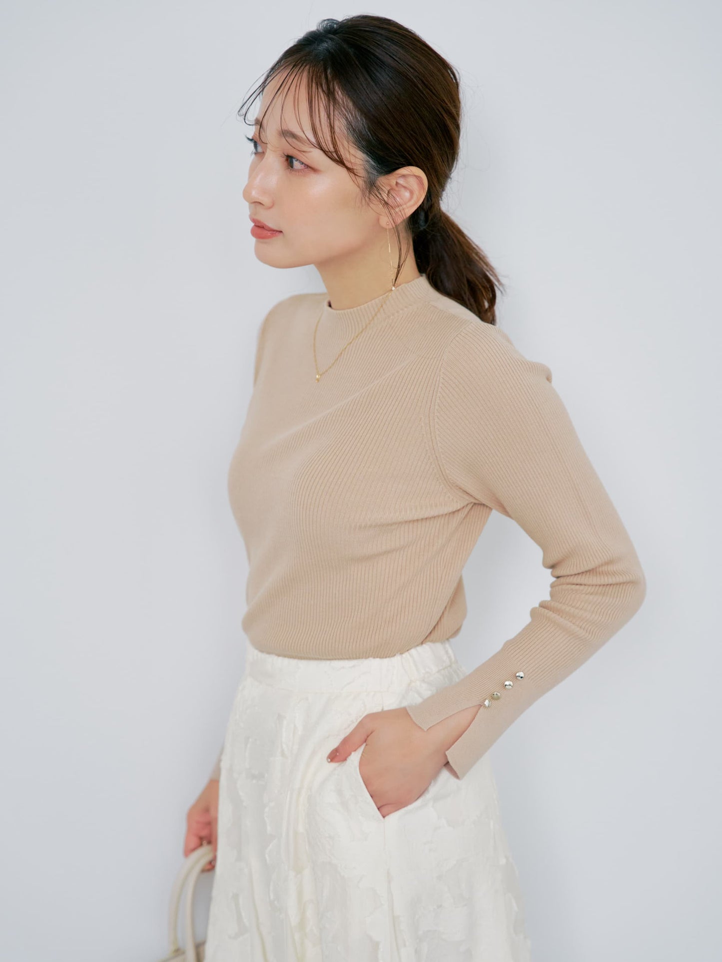 シルキーコットンゴールドボタンニット　[通常]