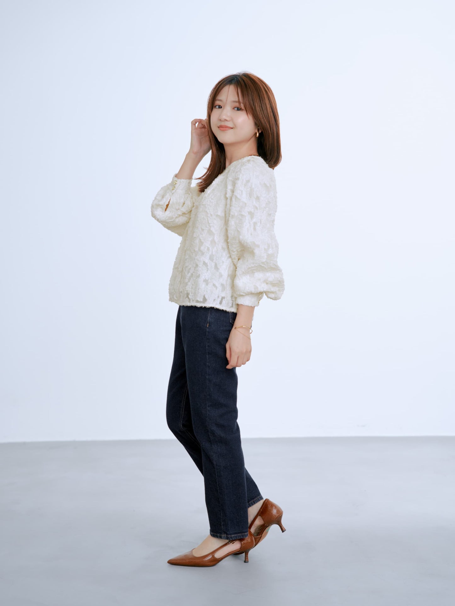 カットジャカードタックデザインブラウス　[通常]