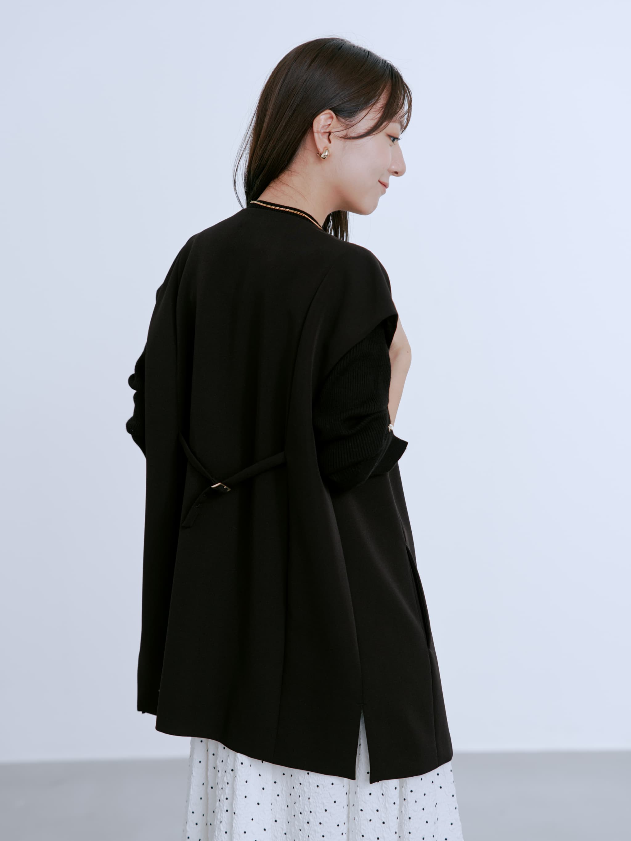 美品　アドーア　ジレ　ネイビー WEB・一部店舗限定】【ATELIER COLLECTION】スラブツイード