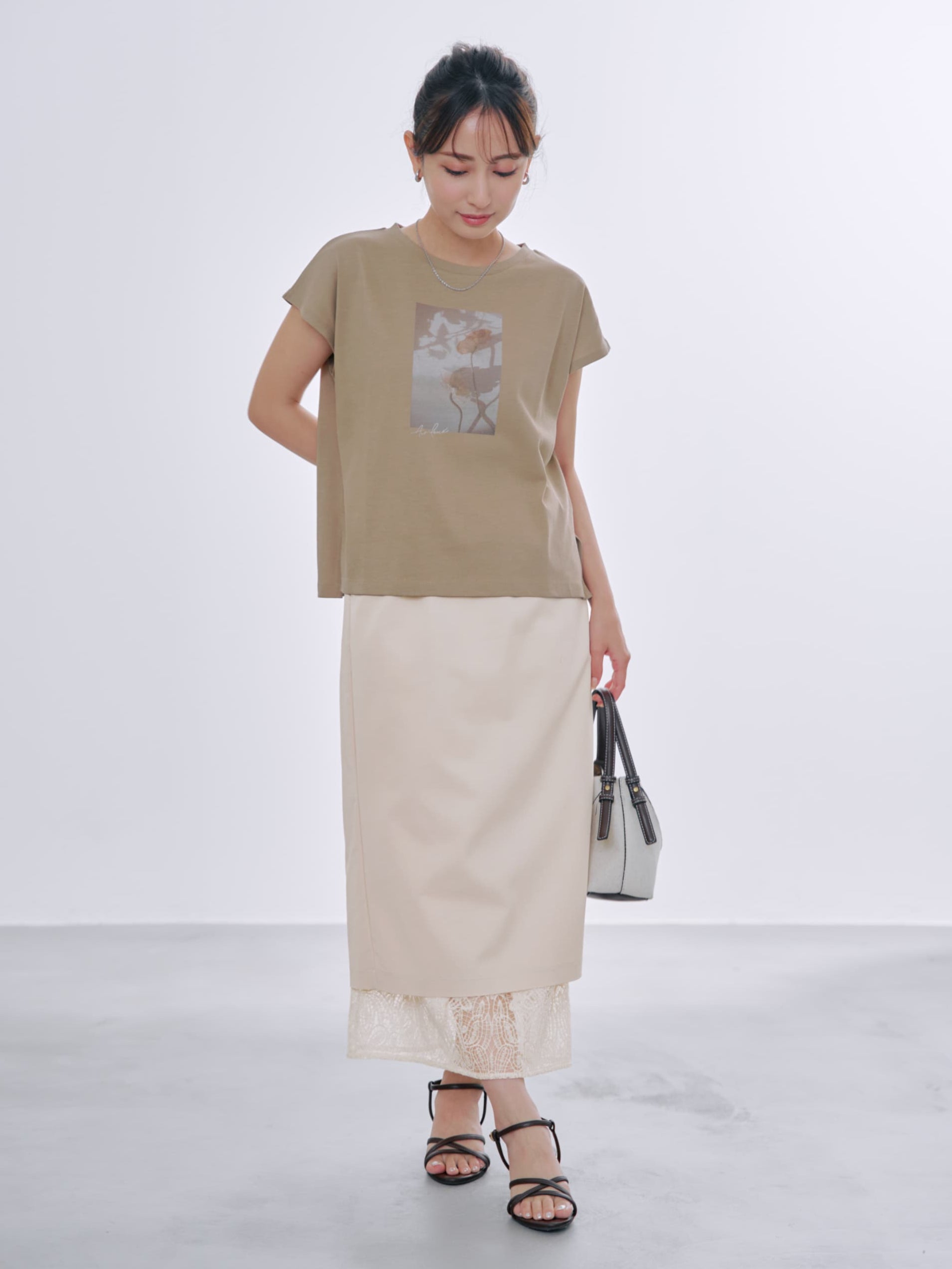 汗染み防止】フラワーグラフィックTシャツ | 小柄・低身長女性向け