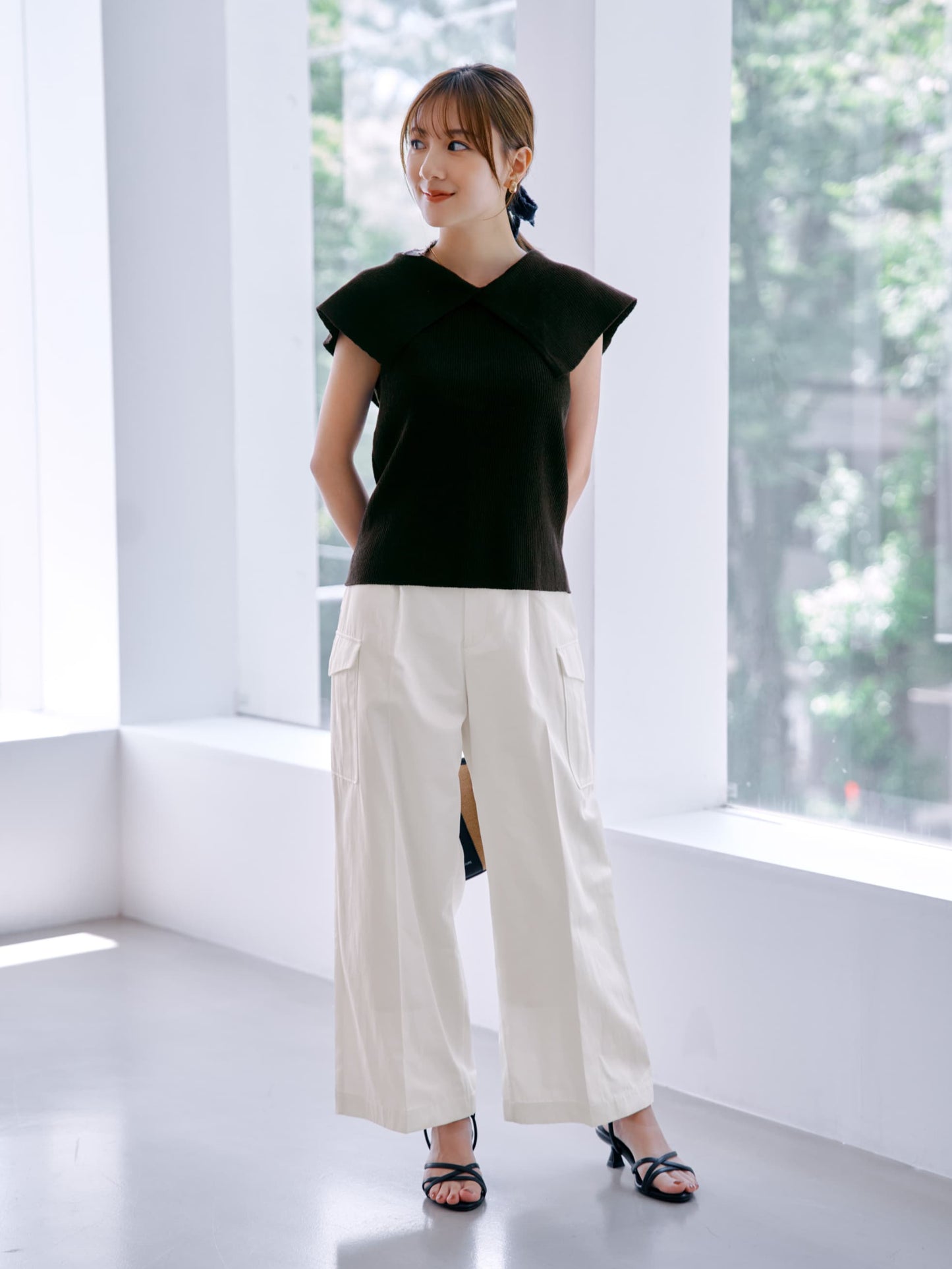 Vネックデザインカラーリブニット　[通常]