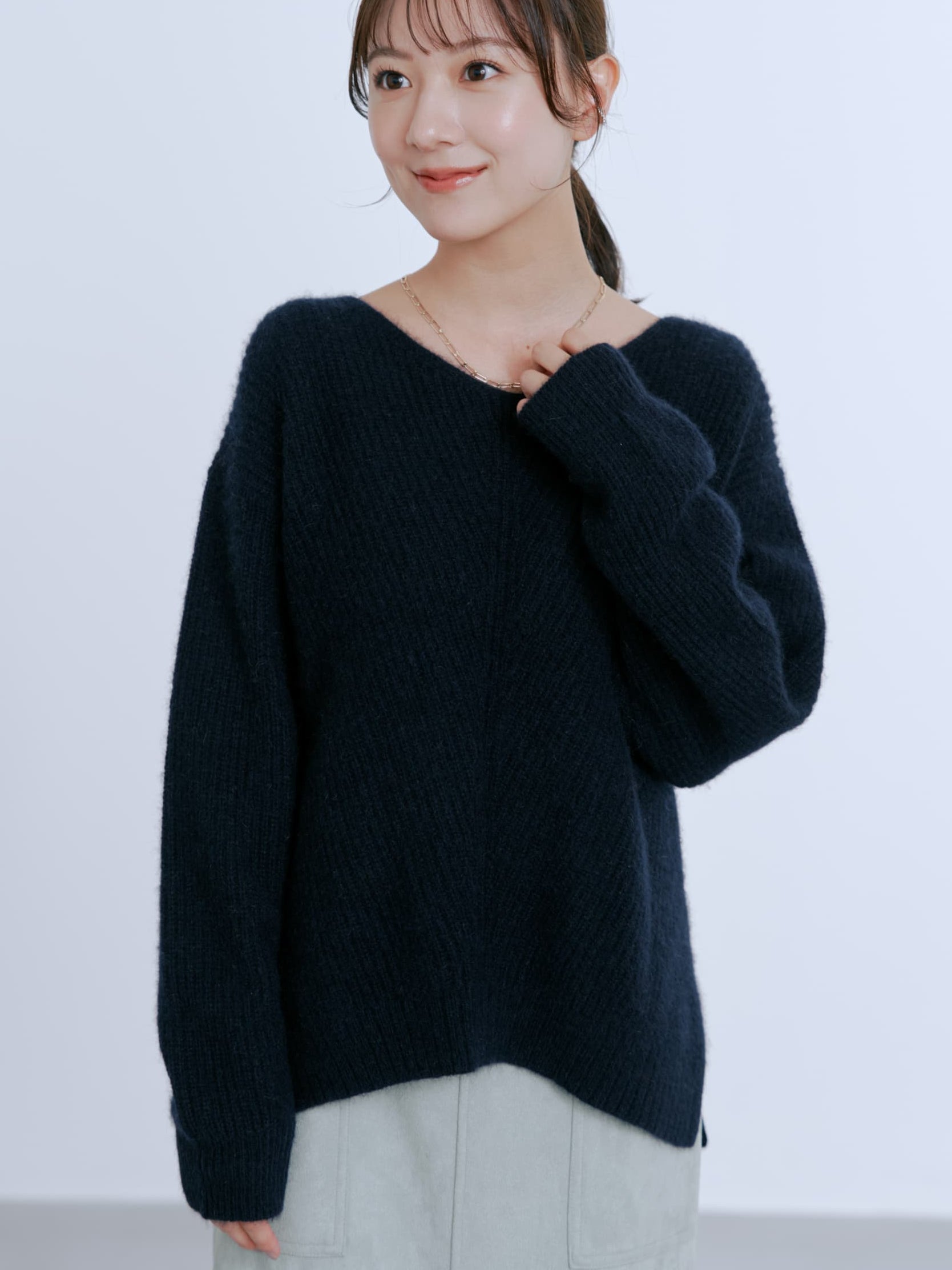 フォックスアンゴラVネックパターン柄ニット | 小柄・低身長女性