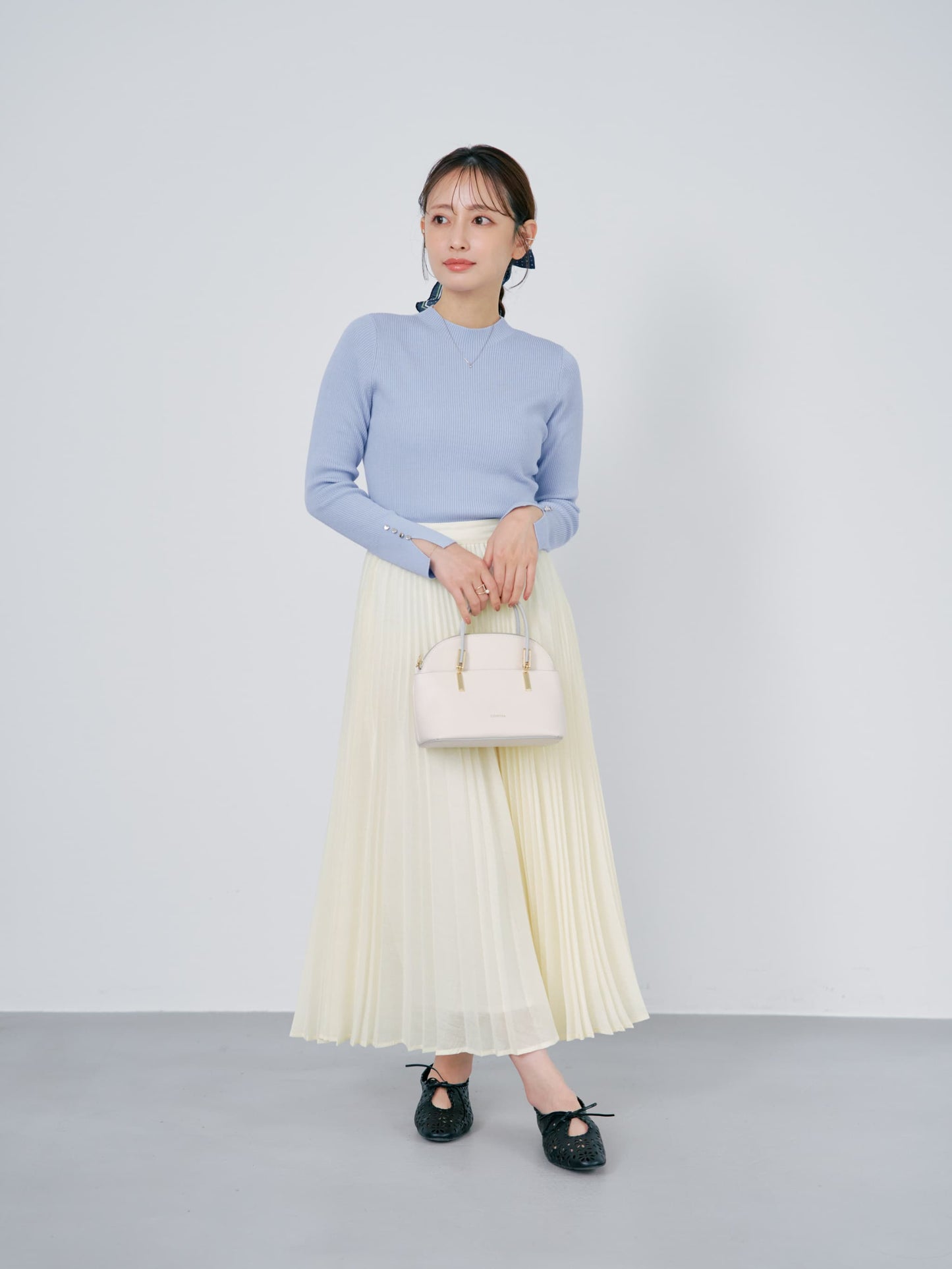 シルキーコットンゴールドボタンニット　[通常]