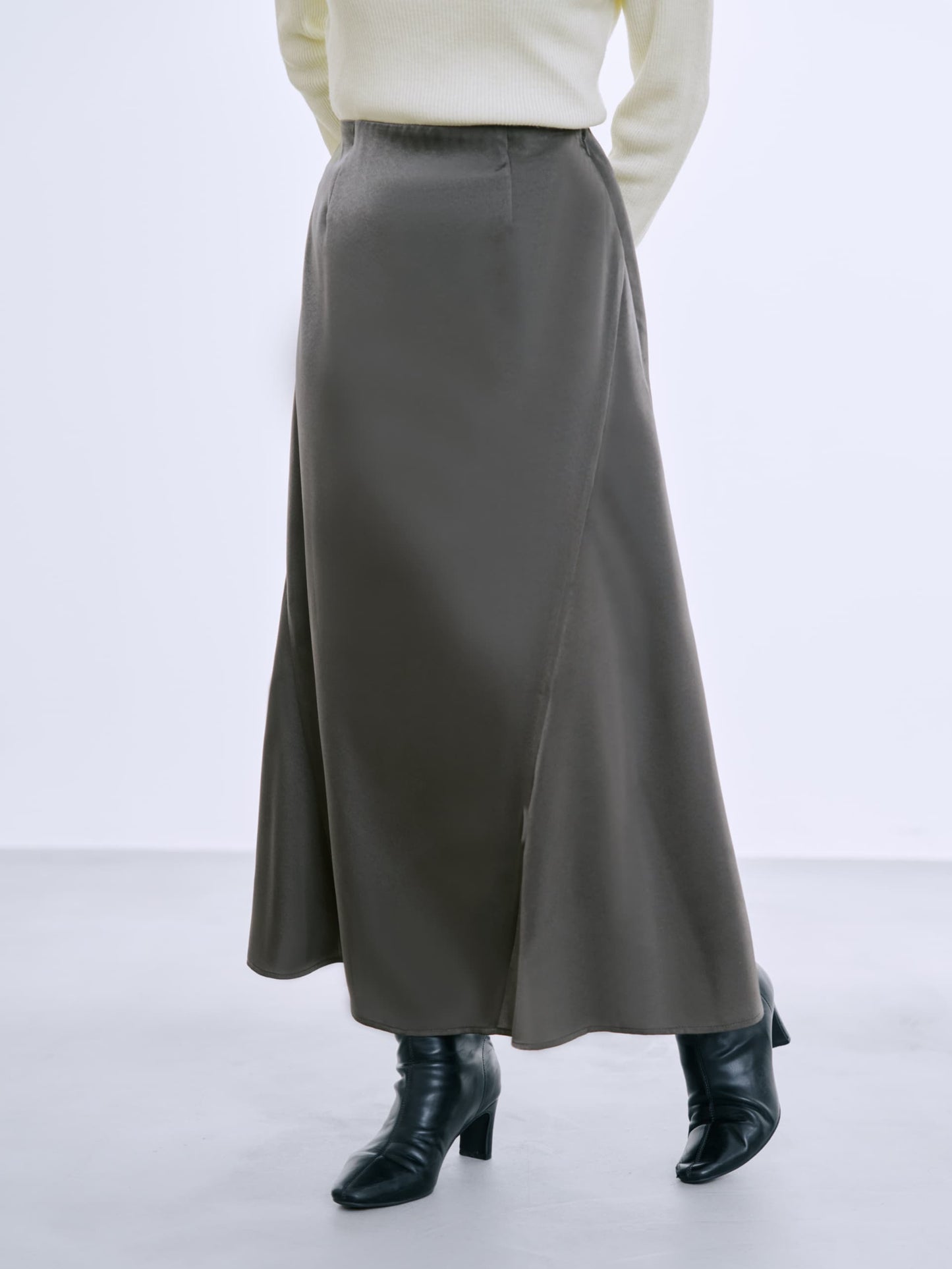 149cm | B:77 W:60 H:83 股下:68.5 | regular-XS着用