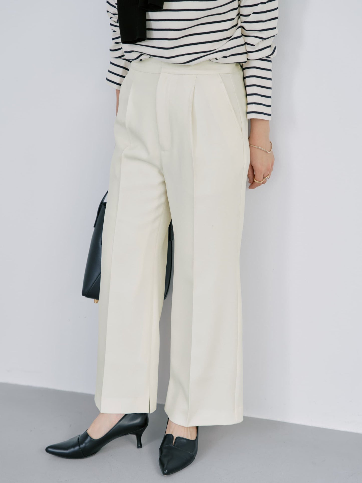 143cm | B:73 W:60 H:81 股下:65  | short-XS着用