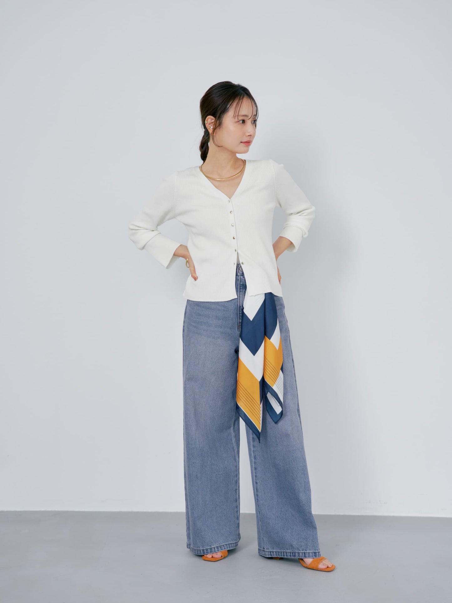 149cm | B:77 W:60 H:83 股下:68.5 | regular-XS着用