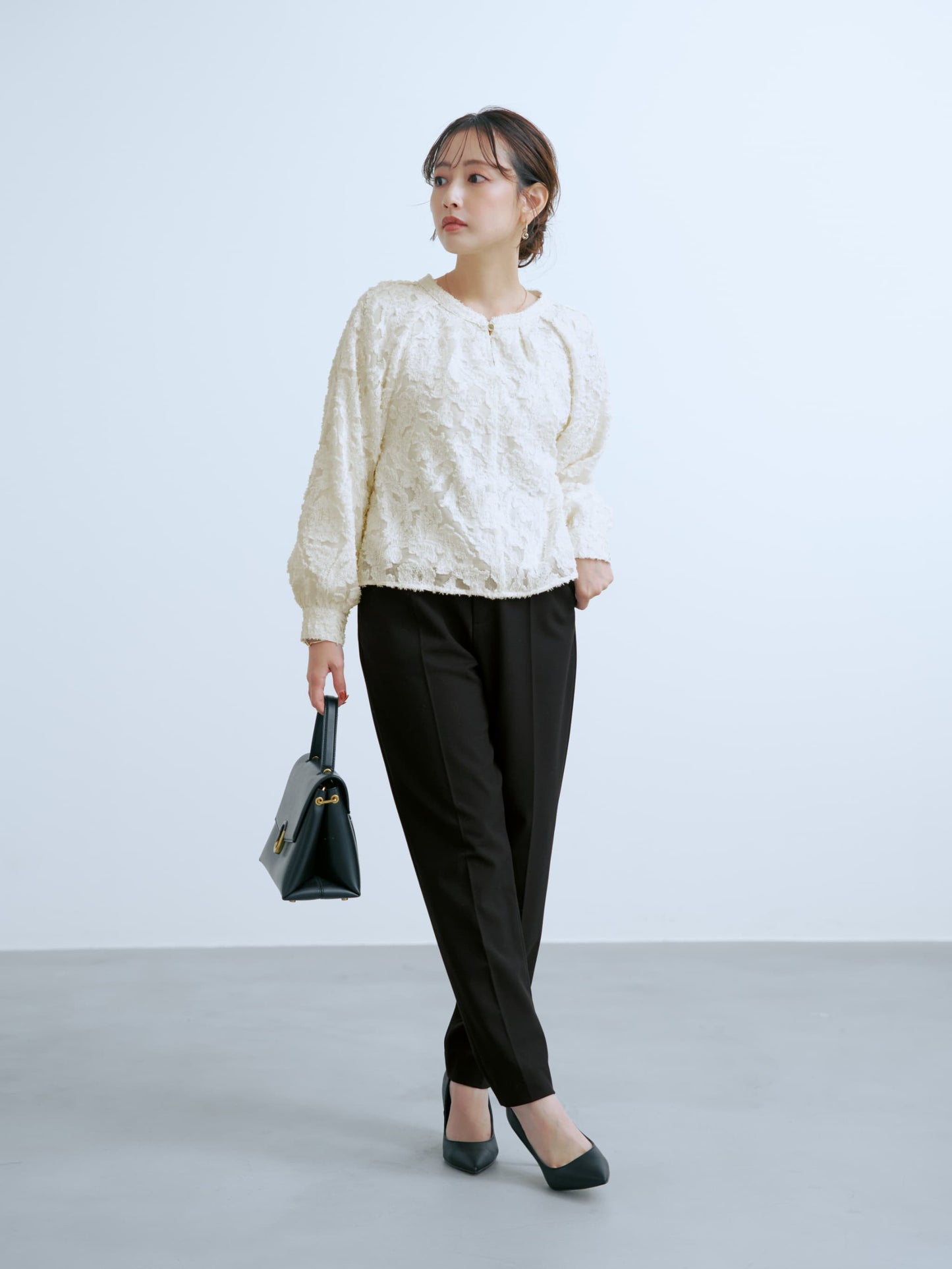 149cm | B:77 W:60 H:83 股下:68.5 | regular-XS着用