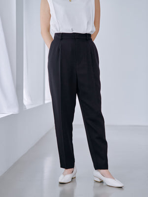 149cm | B:77 W:60 H:83 股下:68.5 | regular-XS着用 (ブラック)