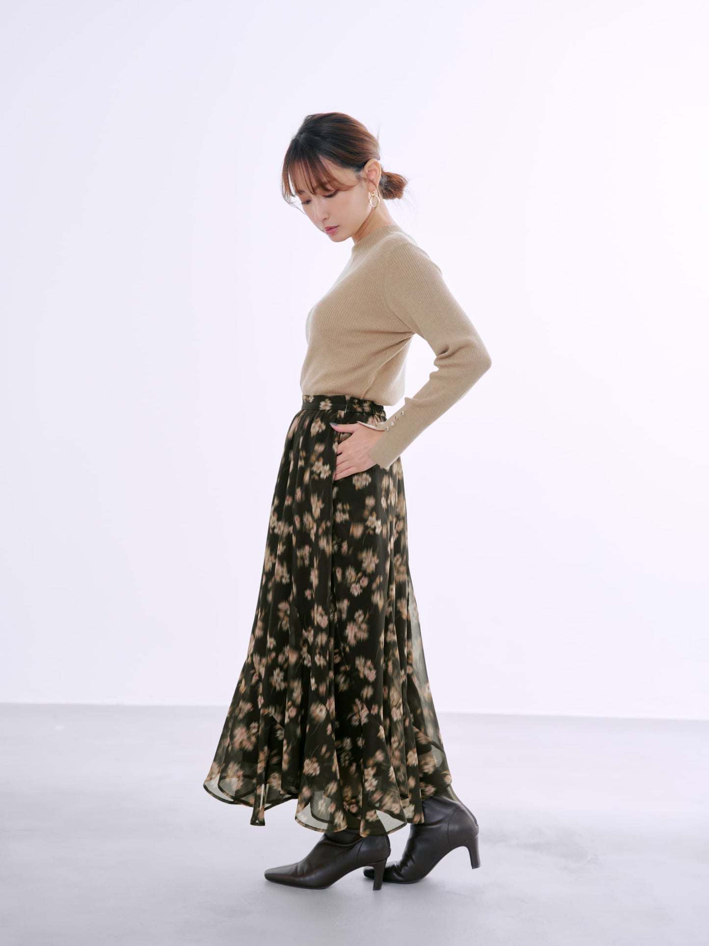 シルクウールゴールドボタンリブニット　[通常]