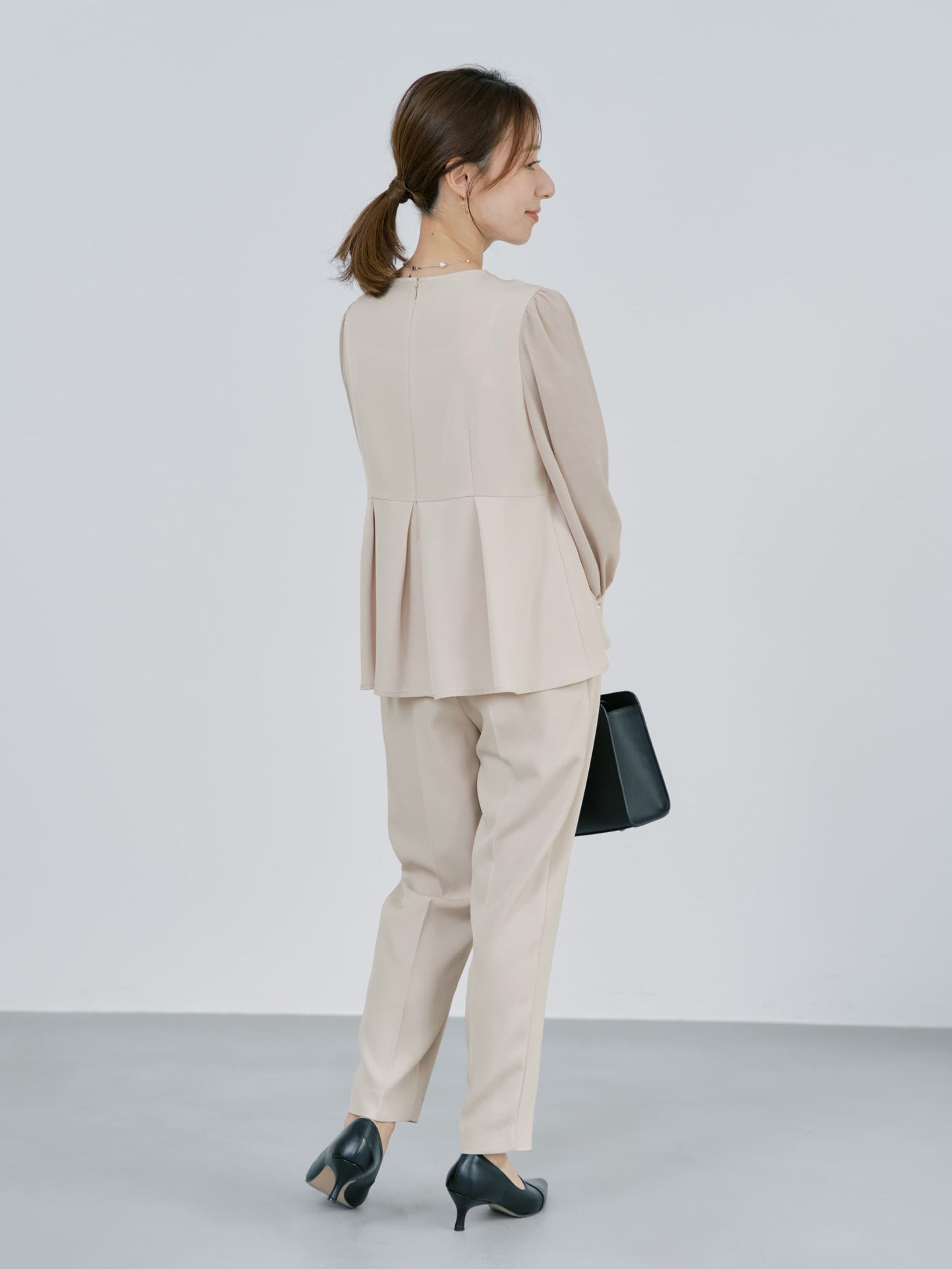 トリアセジョーゼットテーパードパンツ-short & regular　[通常]