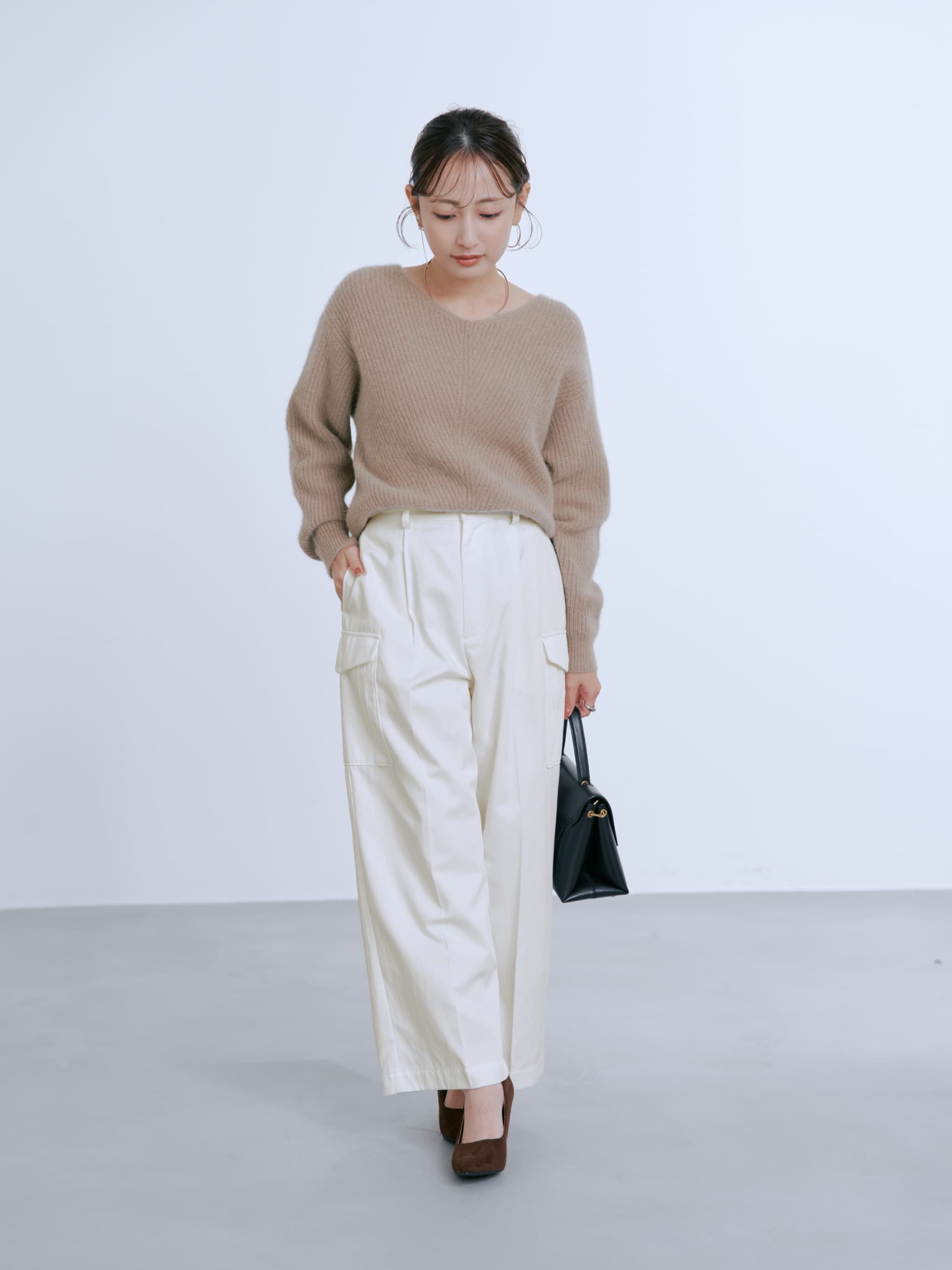 フォックスアンゴラVネックパターン柄ニット | 小柄・低身長女性向け