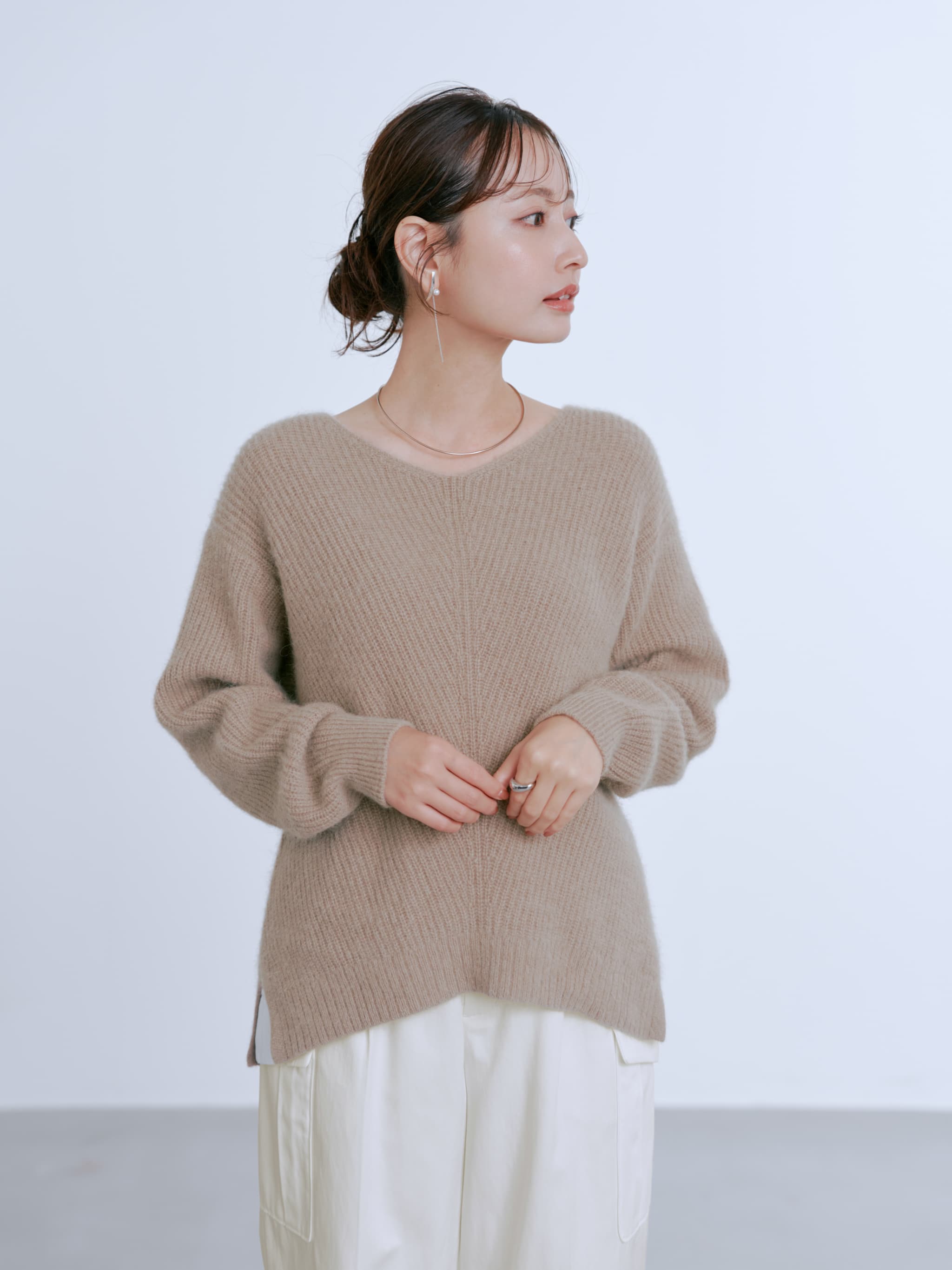 フォックスアンゴラVネックパターン柄ニット | 小柄・低身長女性