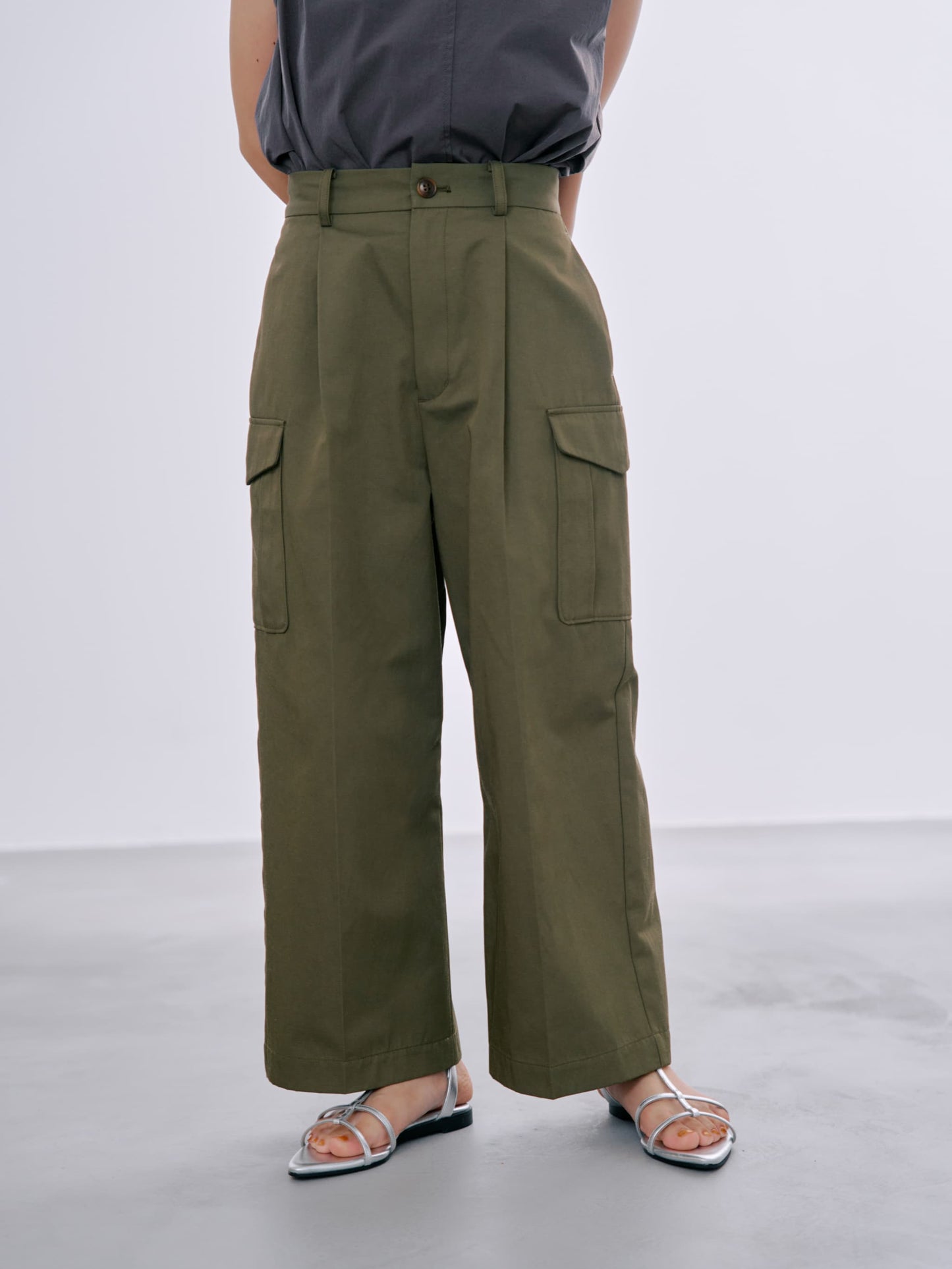 143cm | B:73 W:60 H:81 股下:65  | short-XS着用